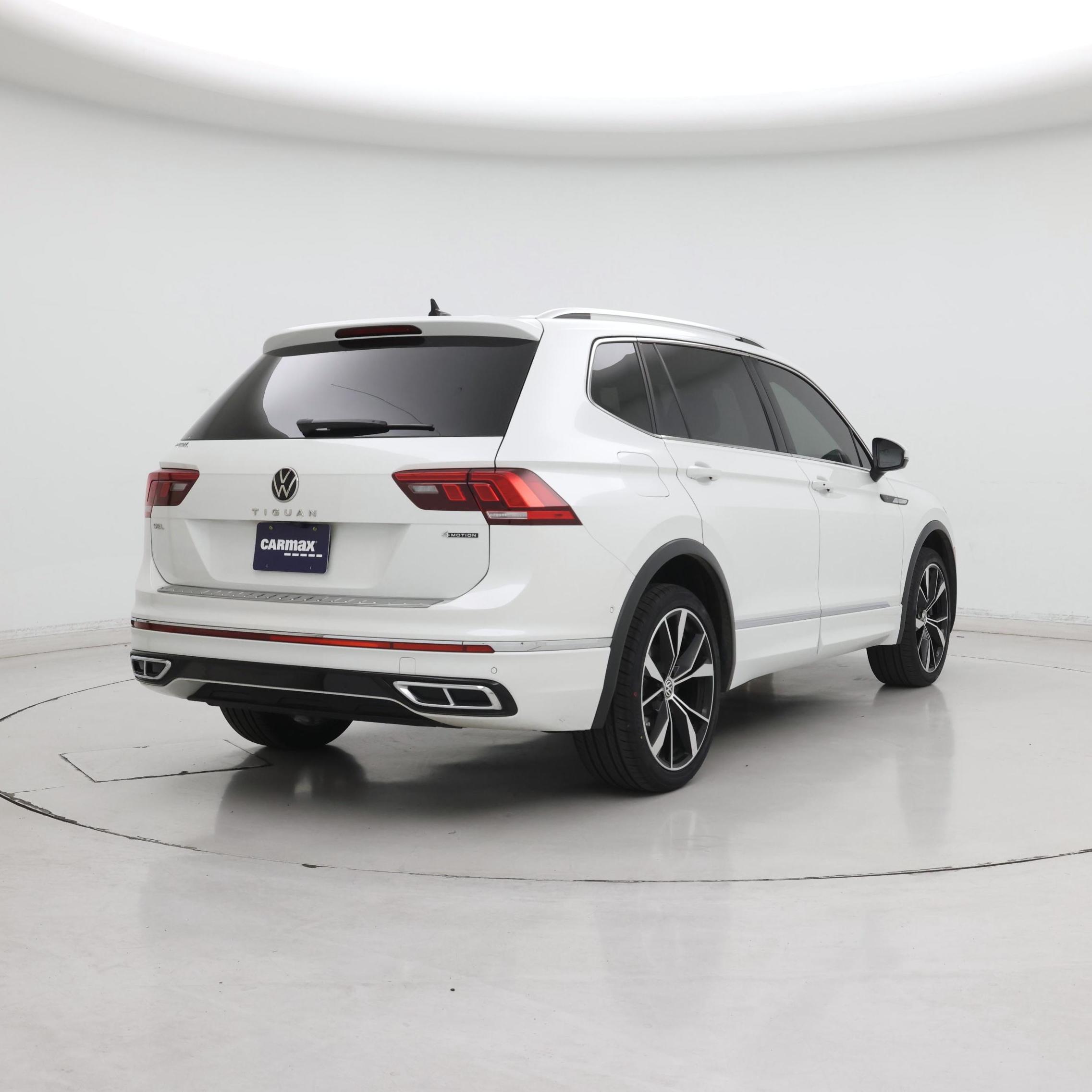 Thumbnail: 2022 Volkswagen Tiguan - 8