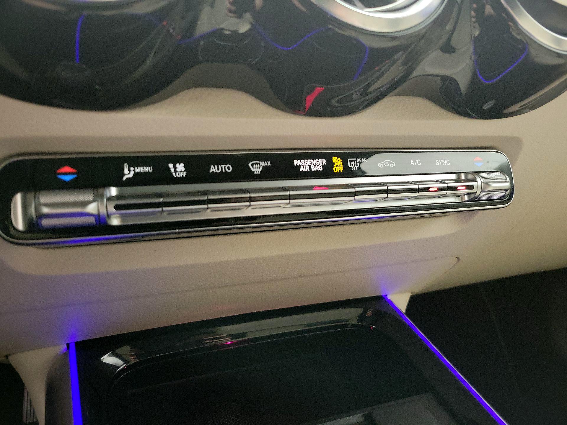 Thumbnail: 2022 Mercedes-Benz GLB - 17