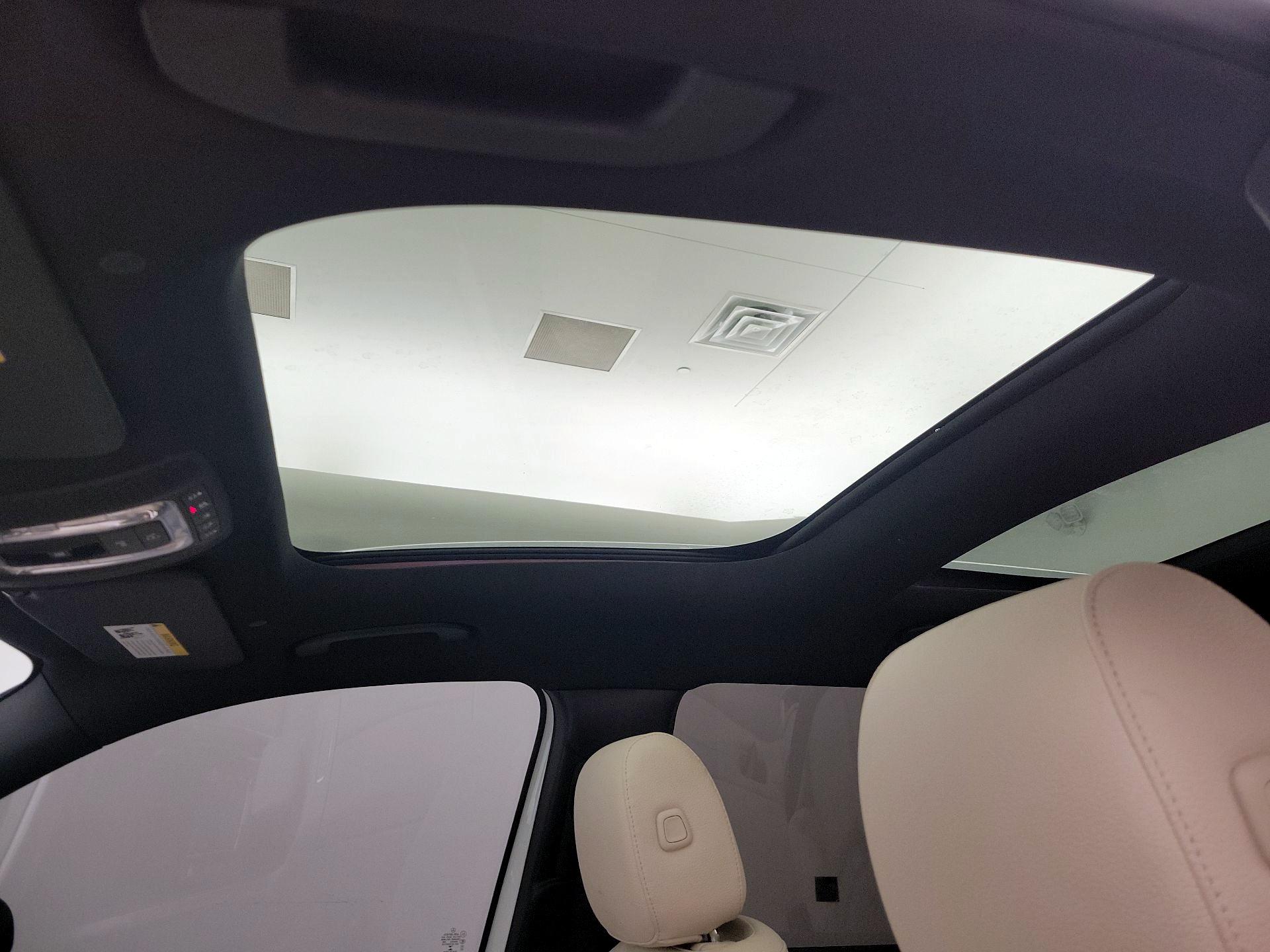 Thumbnail: 2022 Mercedes-Benz GLB - 20