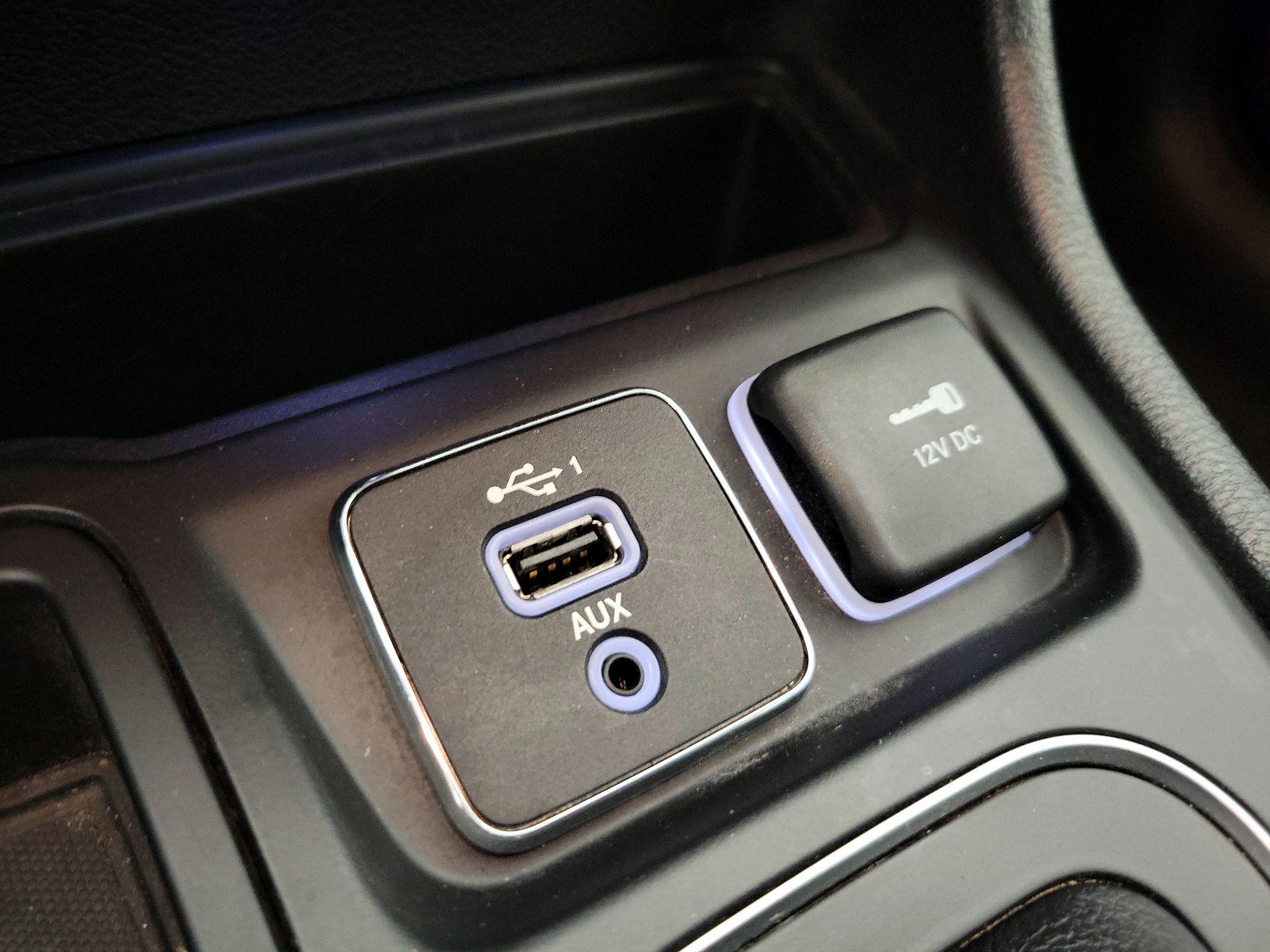 Thumbnail: 2019 Jeep Cherokee - 18