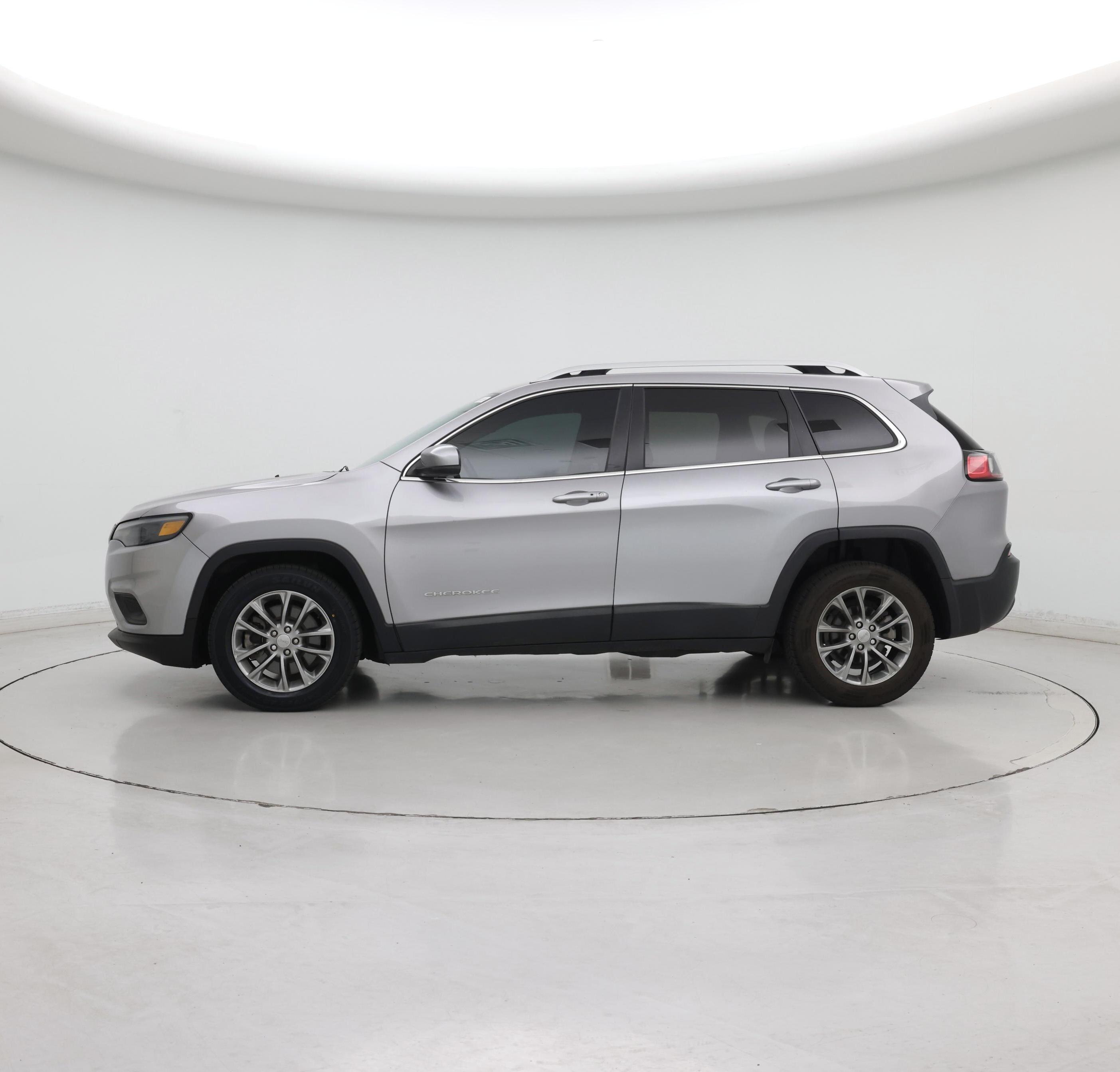 Thumbnail: 2019 Jeep Cherokee - 3