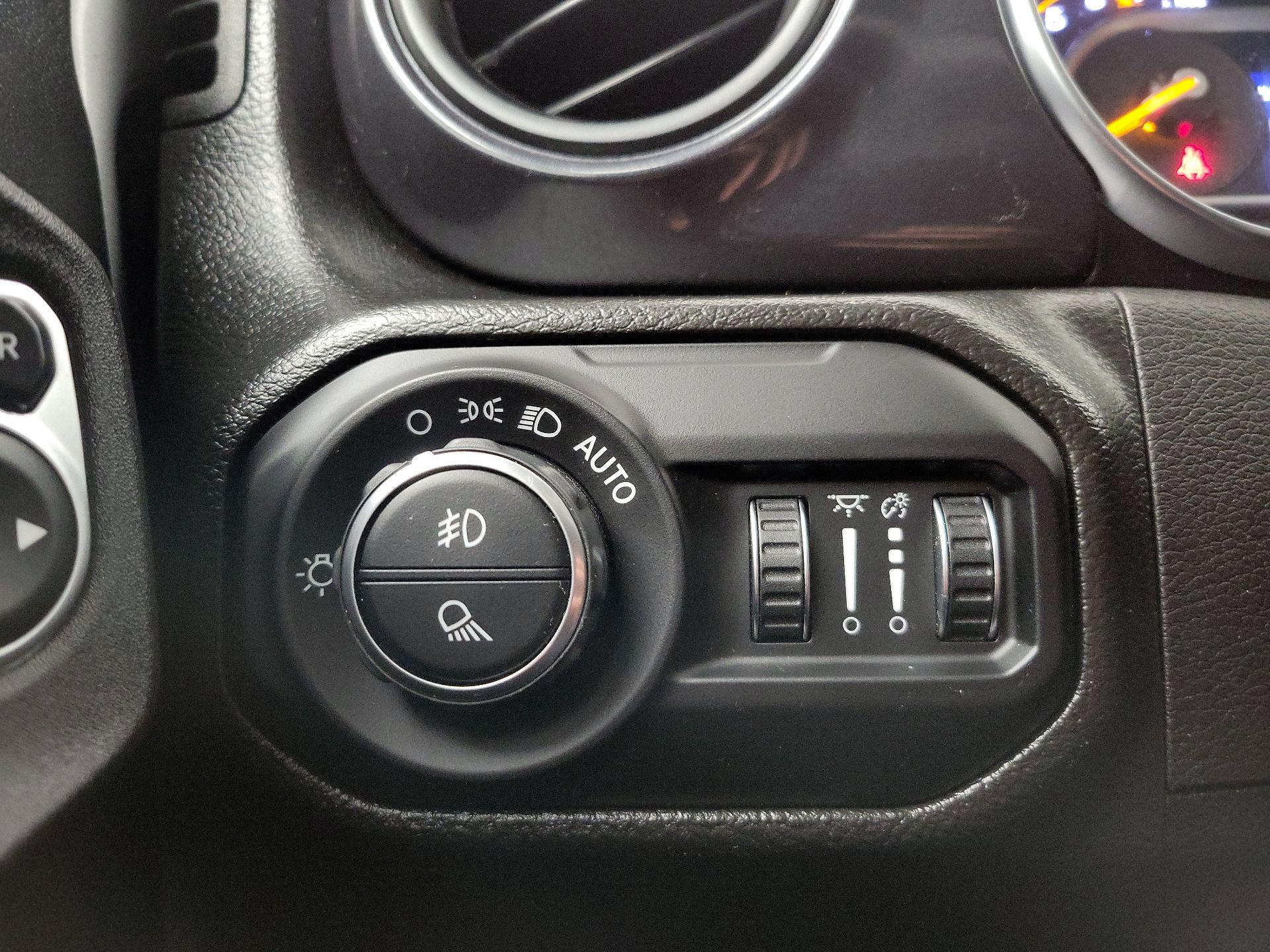 Thumbnail: 2022 Jeep Gladiator - 13