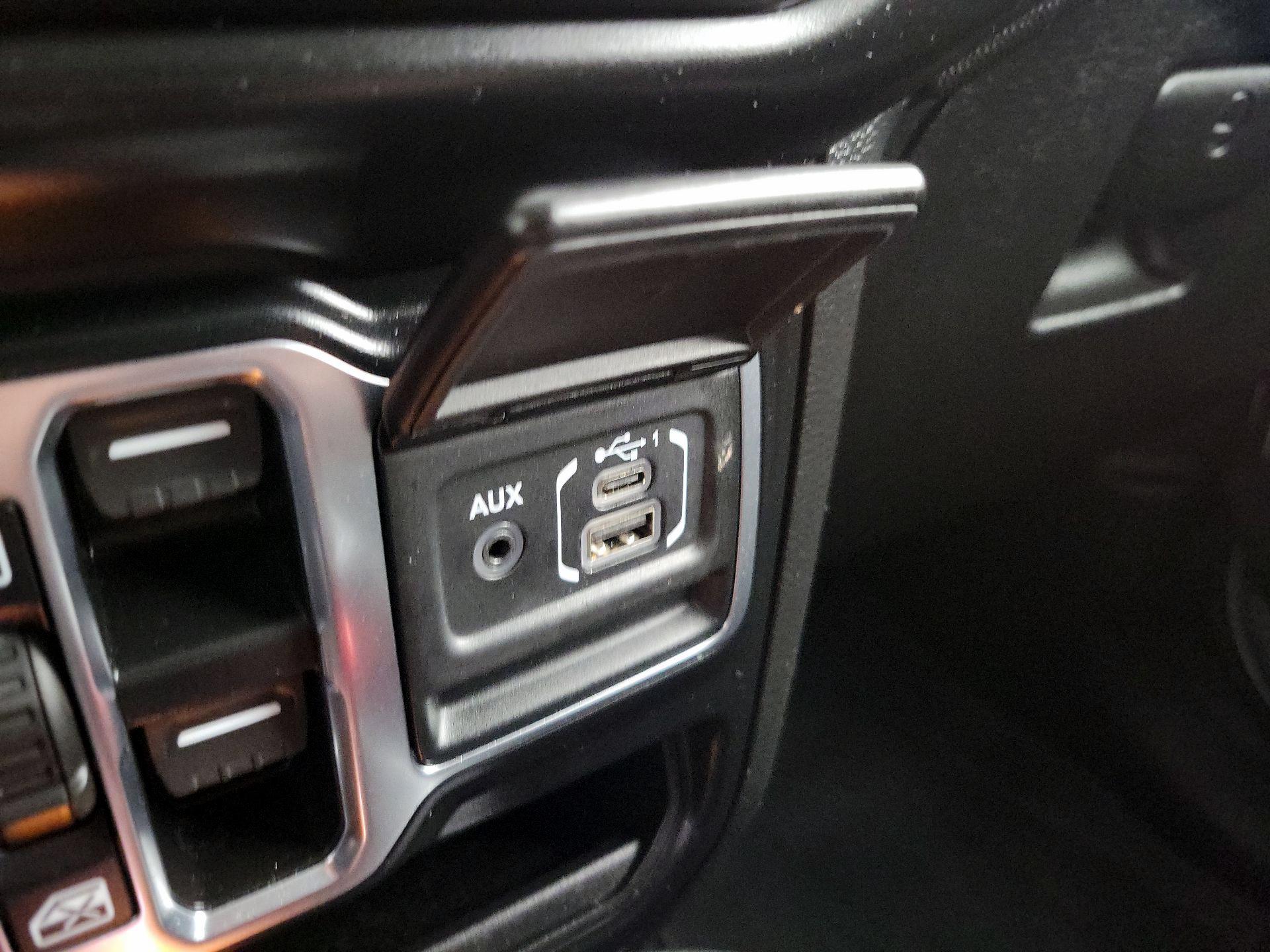 Thumbnail: 2022 Jeep Gladiator - 18
