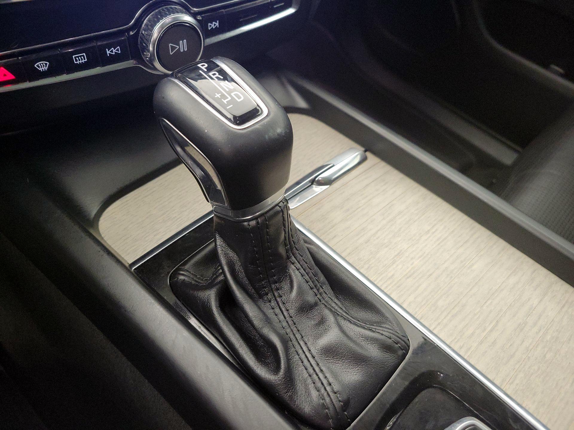 Thumbnail: 2021 Volvo XC60 - 18