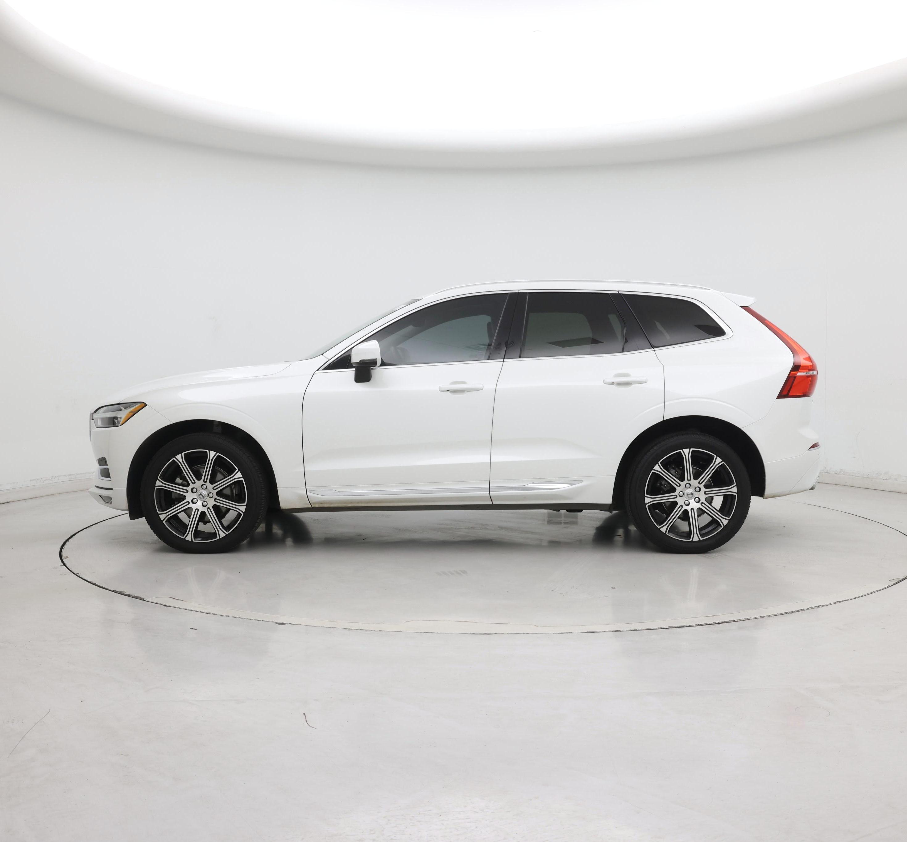 Thumbnail: 2021 Volvo XC60 - 3