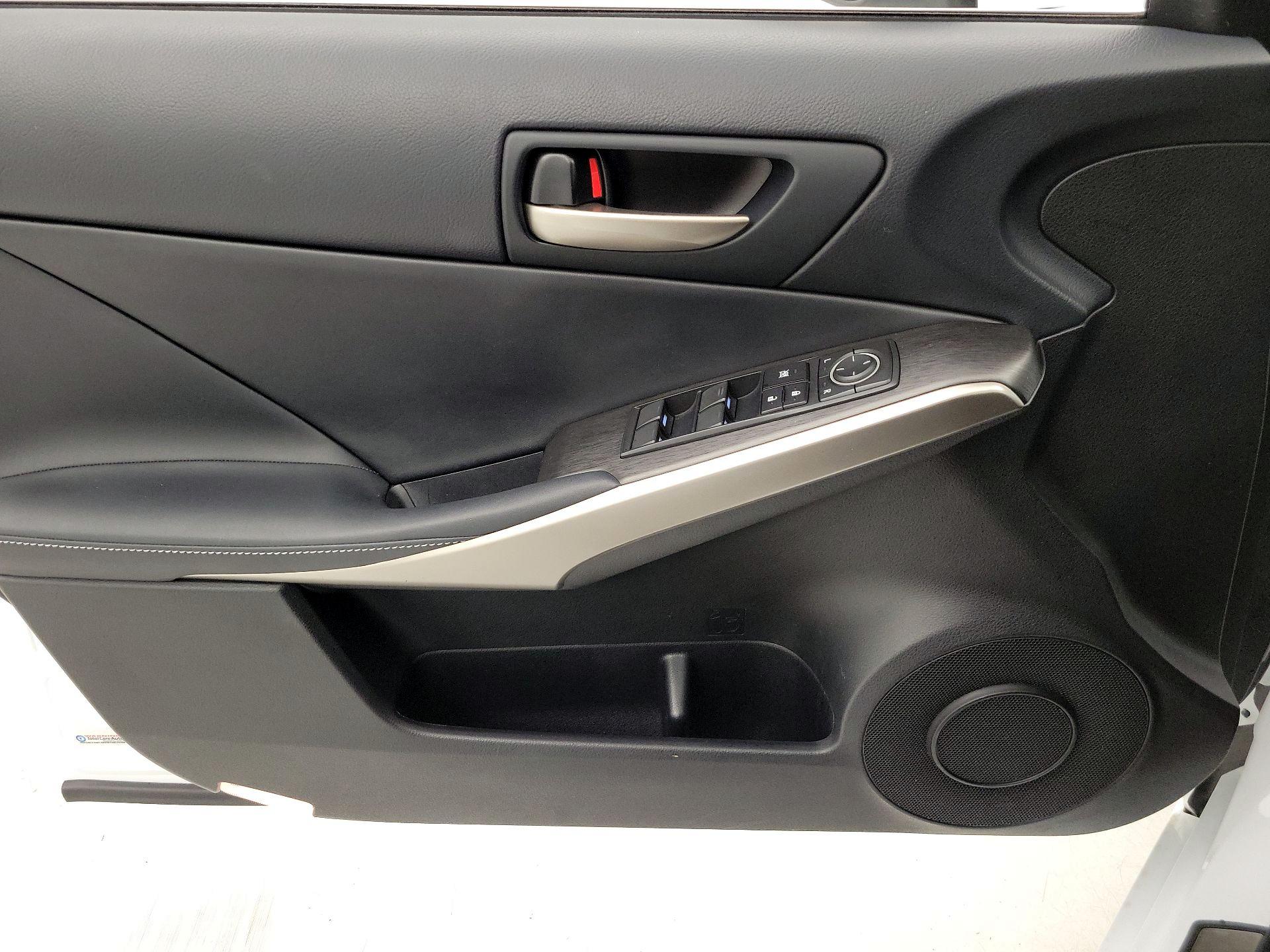 Thumbnail: 2019 Lexus IS - 12