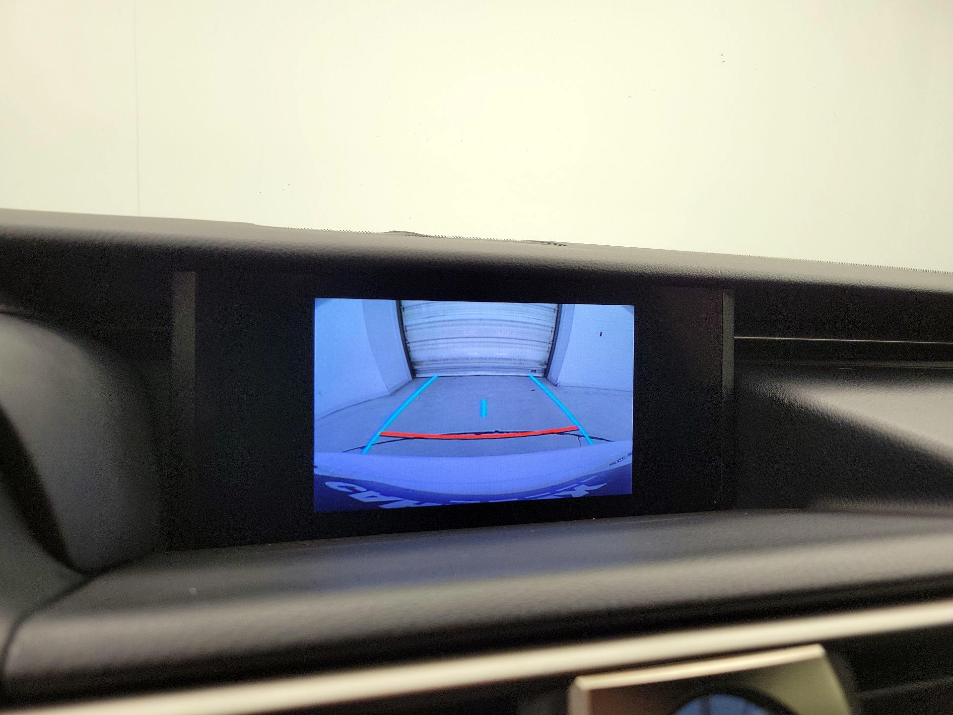 Thumbnail: 2019 Lexus IS - 14