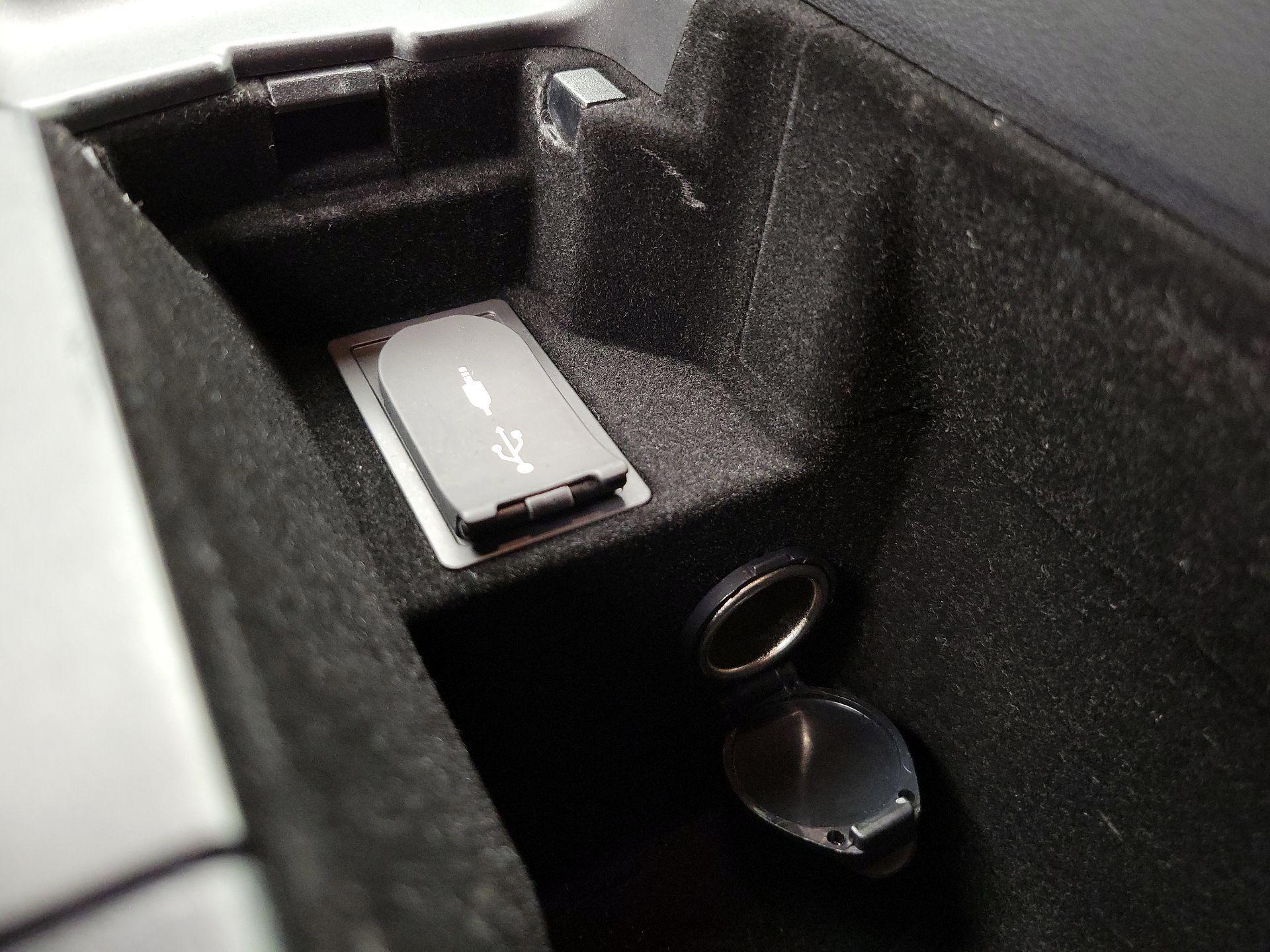 Thumbnail: 2019 Lexus IS - 18