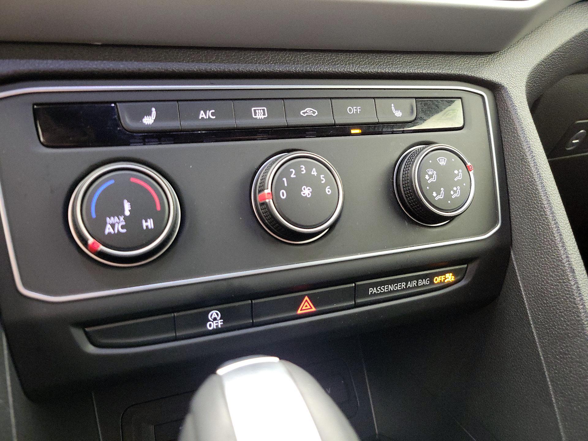 Thumbnail: 2022 Volkswagen Atlas - 16