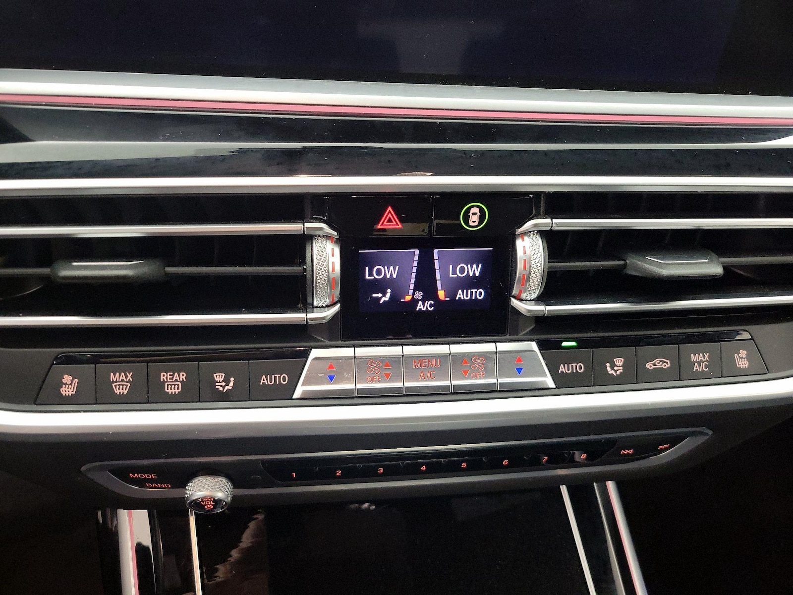 2020 BMW X7 M50i - Photo 18