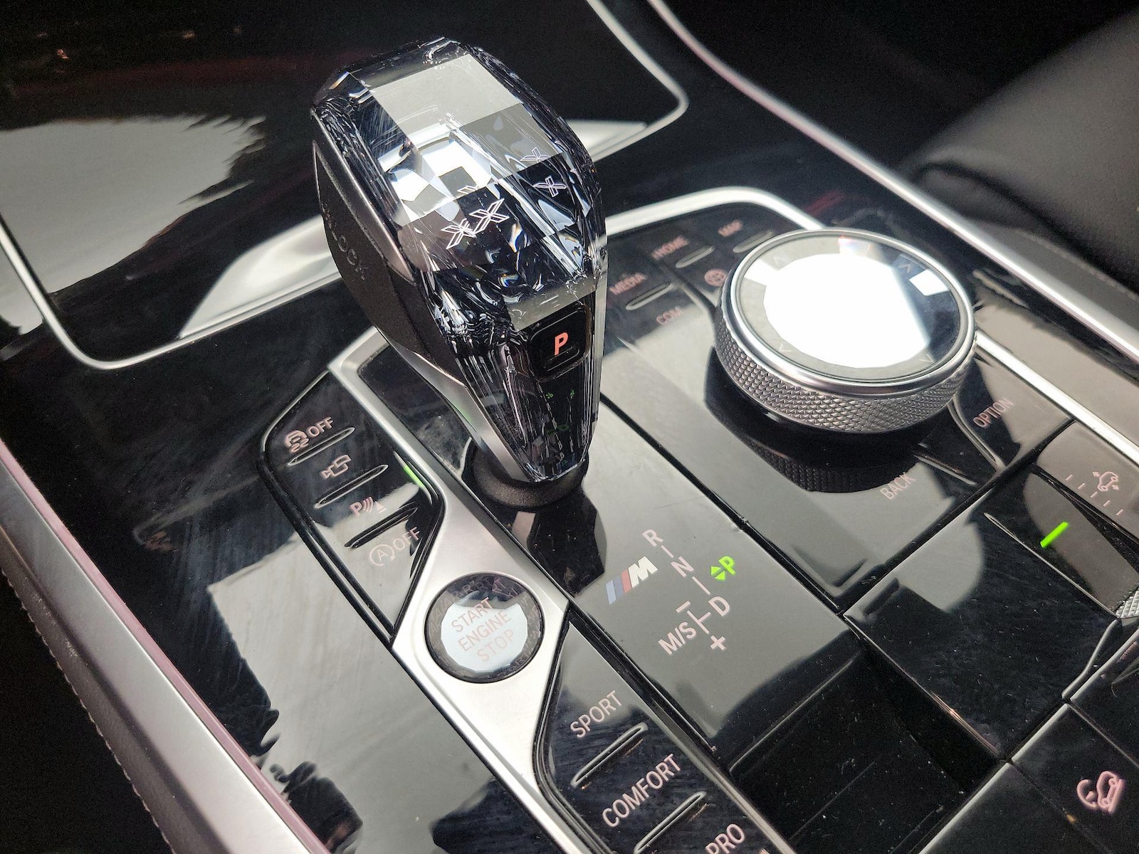 2020 BMW X7 M50i - Photo 19