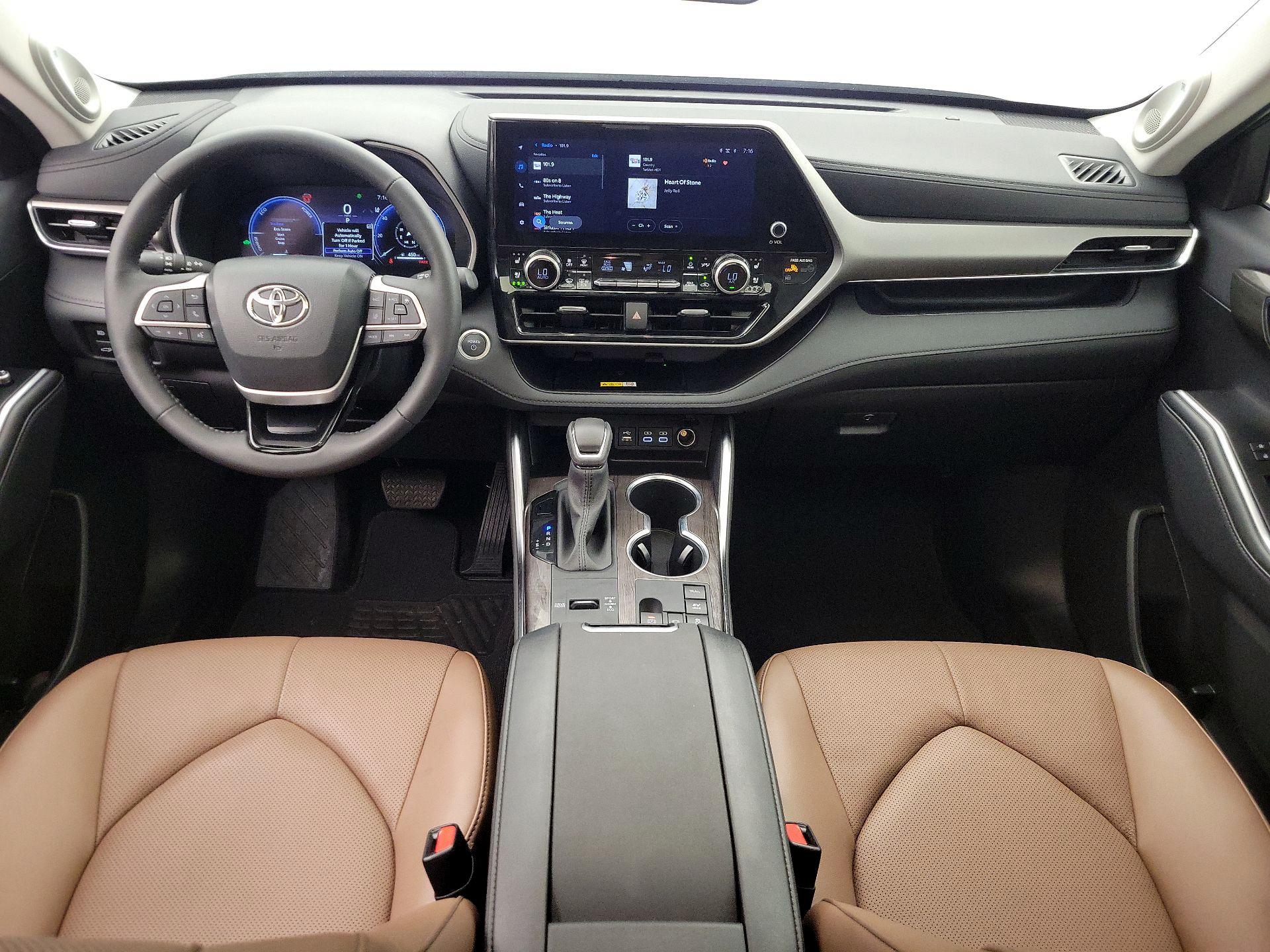 Thumbnail: 2025 Toyota Highlander - 9