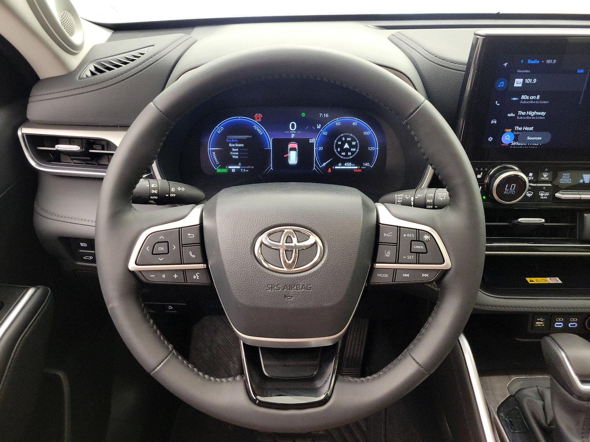 Thumbnail: 2025 Toyota Highlander - 10