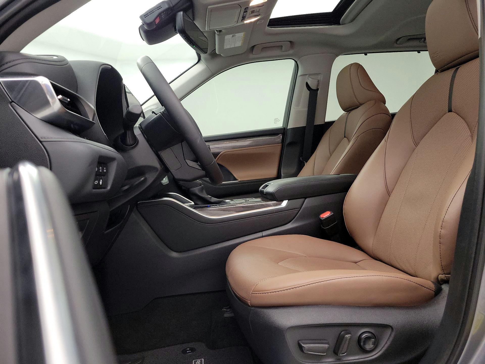 Thumbnail: 2025 Toyota Highlander - 11