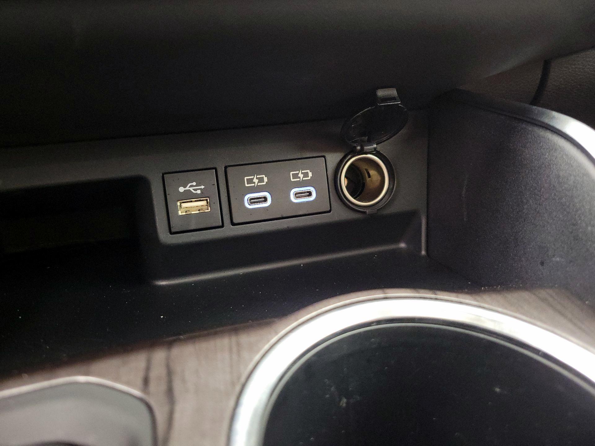 Thumbnail: 2025 Toyota Highlander - 18