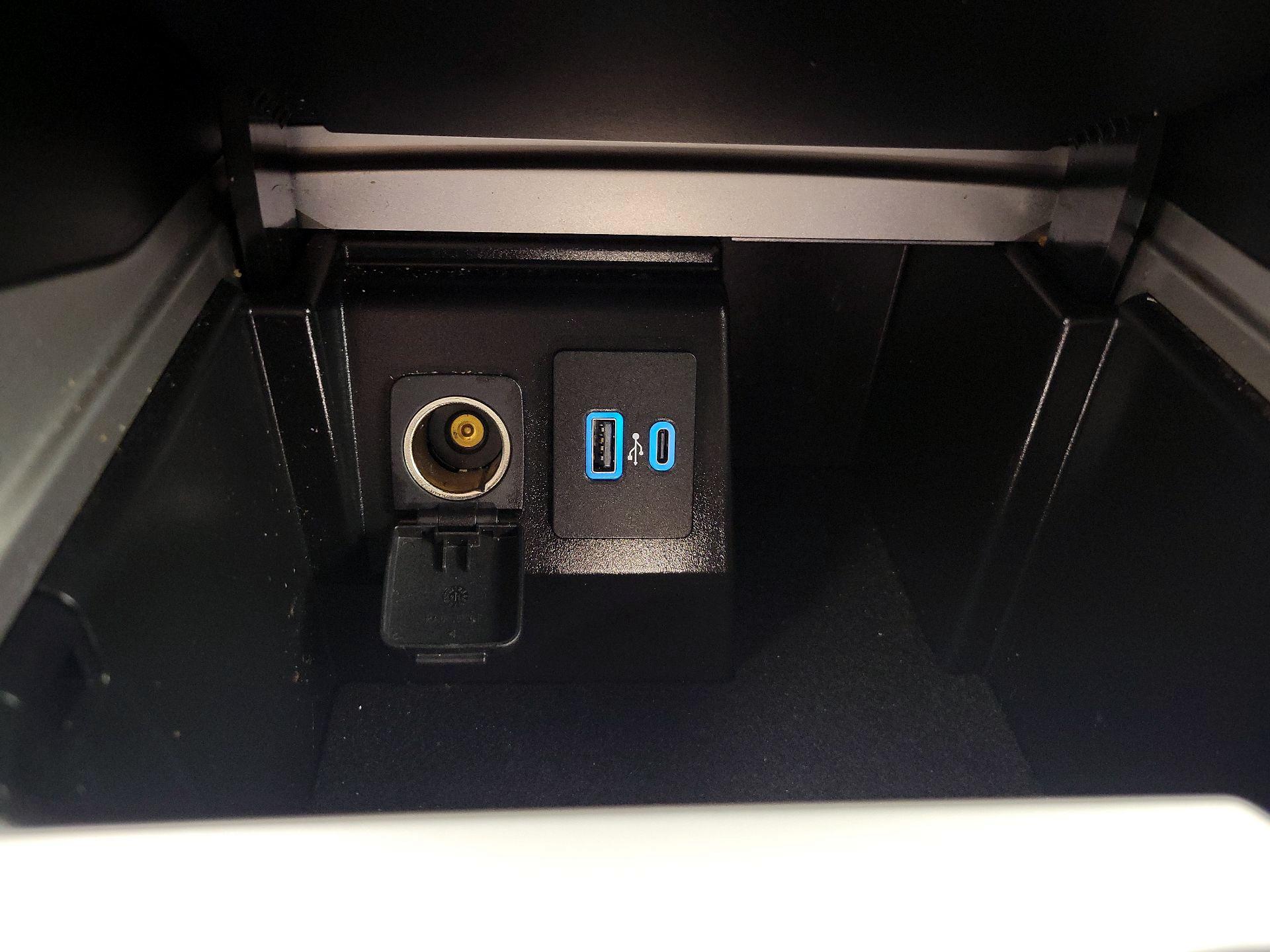 Thumbnail: 2021 Ford Explorer - 18