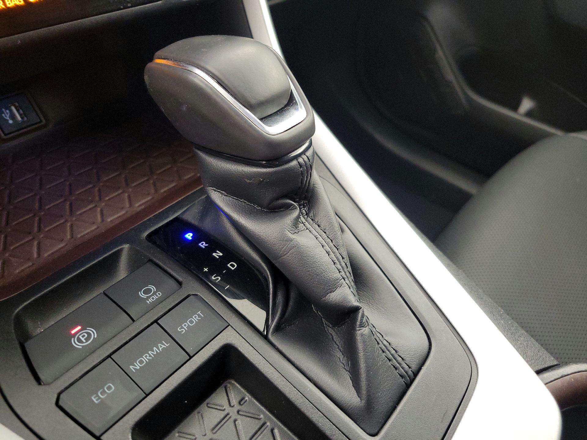 Thumbnail: 2023 Toyota RAV4 - 17