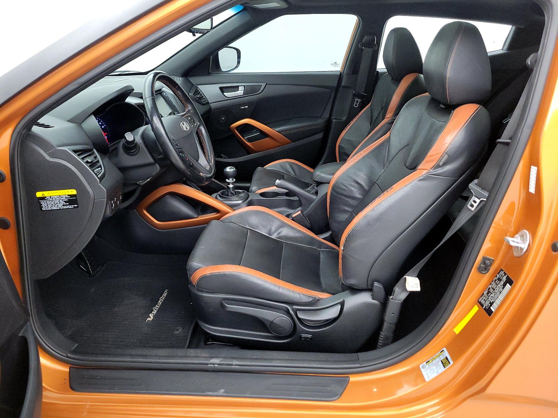 Thumbnail: 2016 Hyundai Veloster - 11