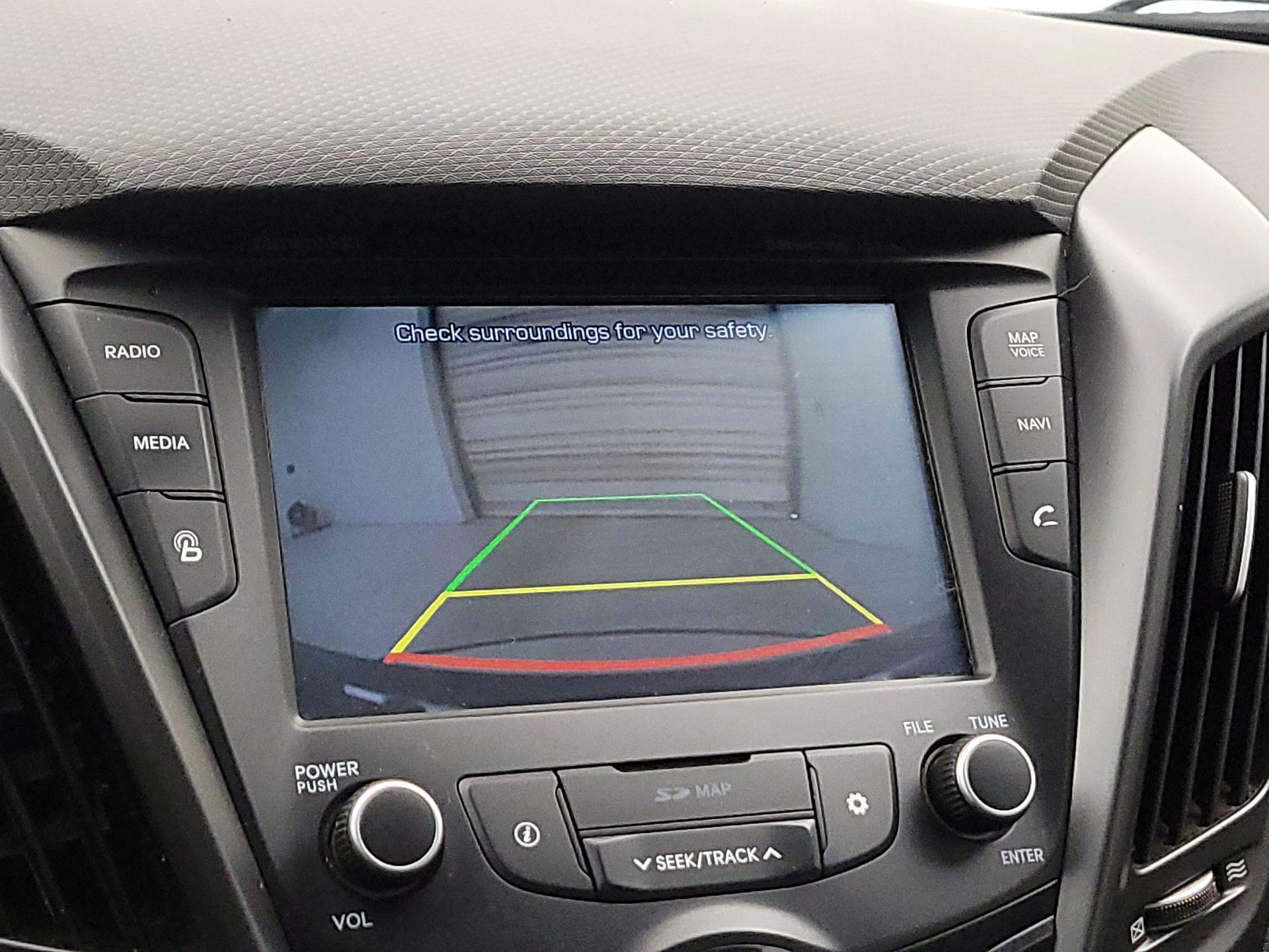 Thumbnail: 2016 Hyundai Veloster - 15