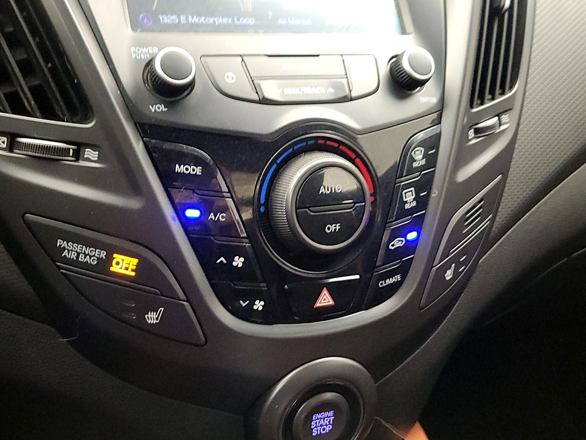 Thumbnail: 2016 Hyundai Veloster - 17