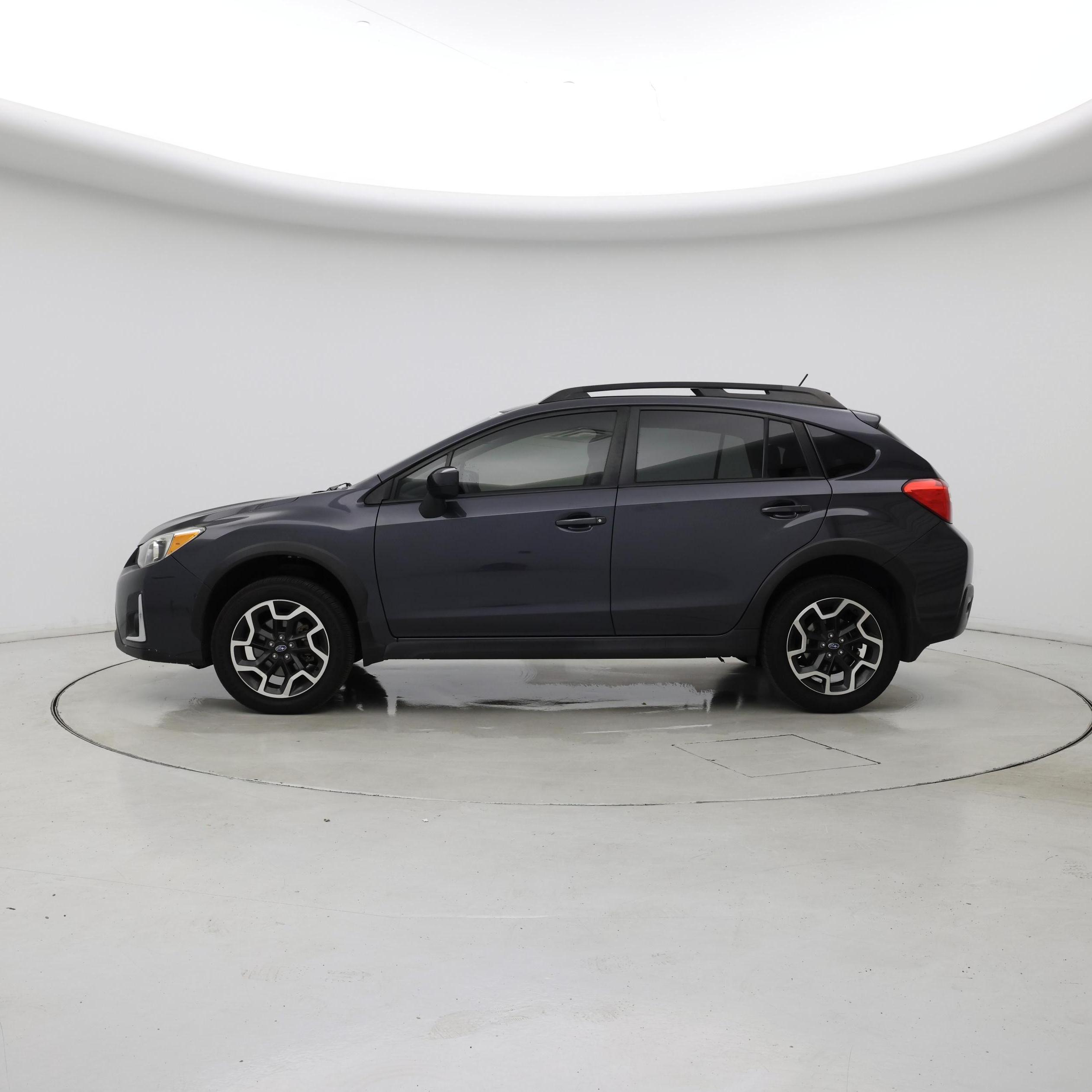 Thumbnail: 2017 Subaru Crosstrek - 3