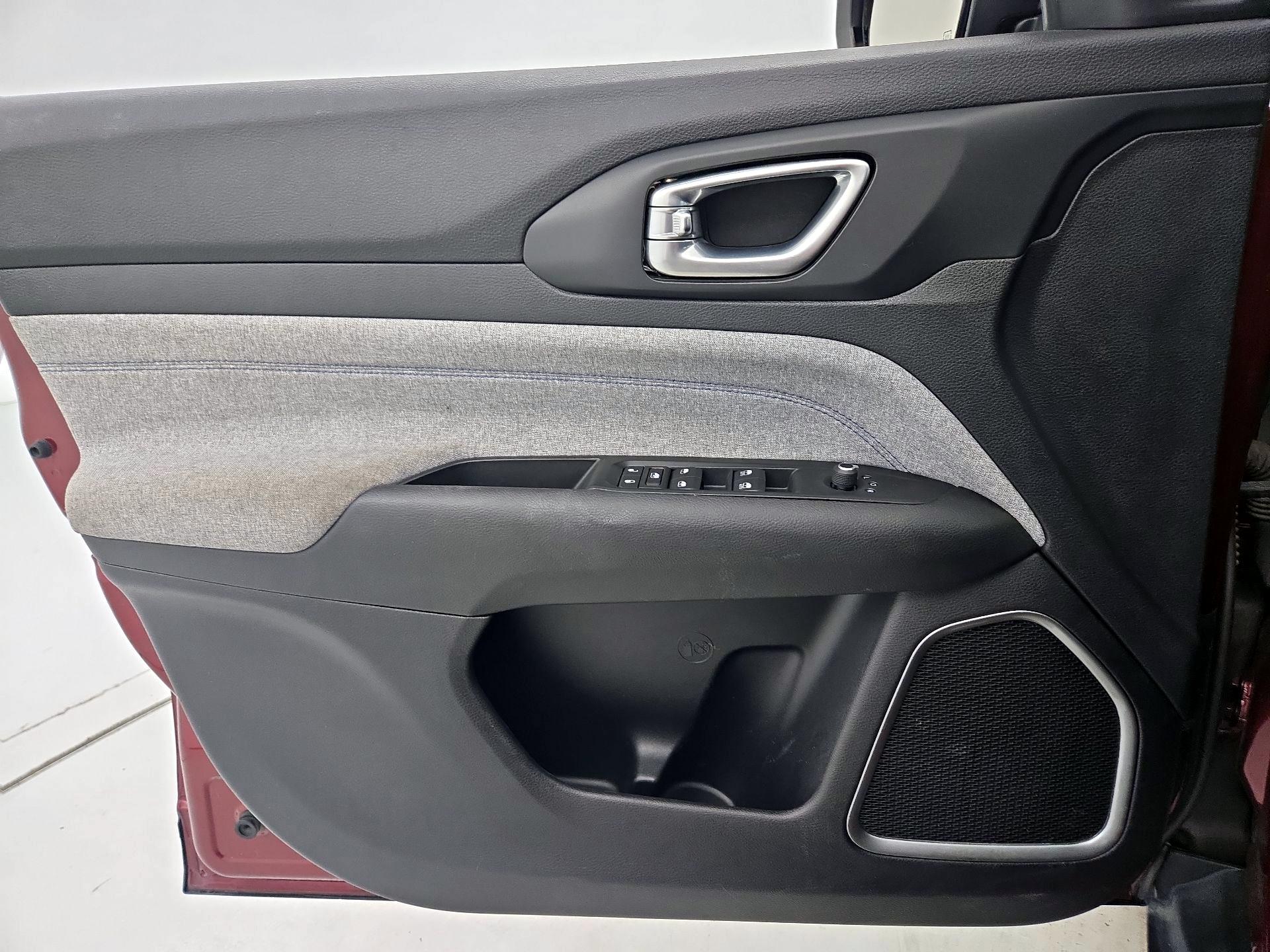 Thumbnail: 2022 Jeep Compass - 12