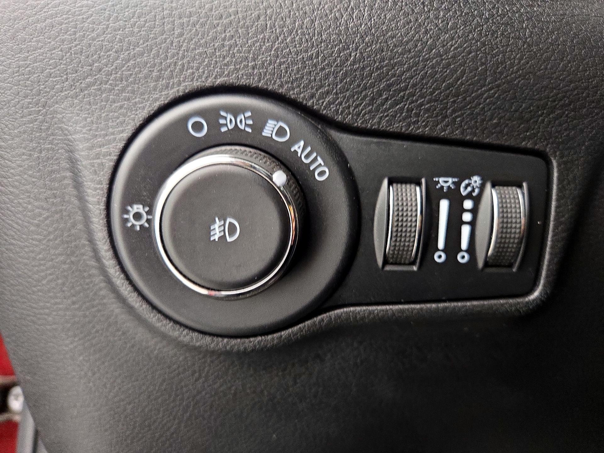 Thumbnail: 2022 Jeep Compass - 13