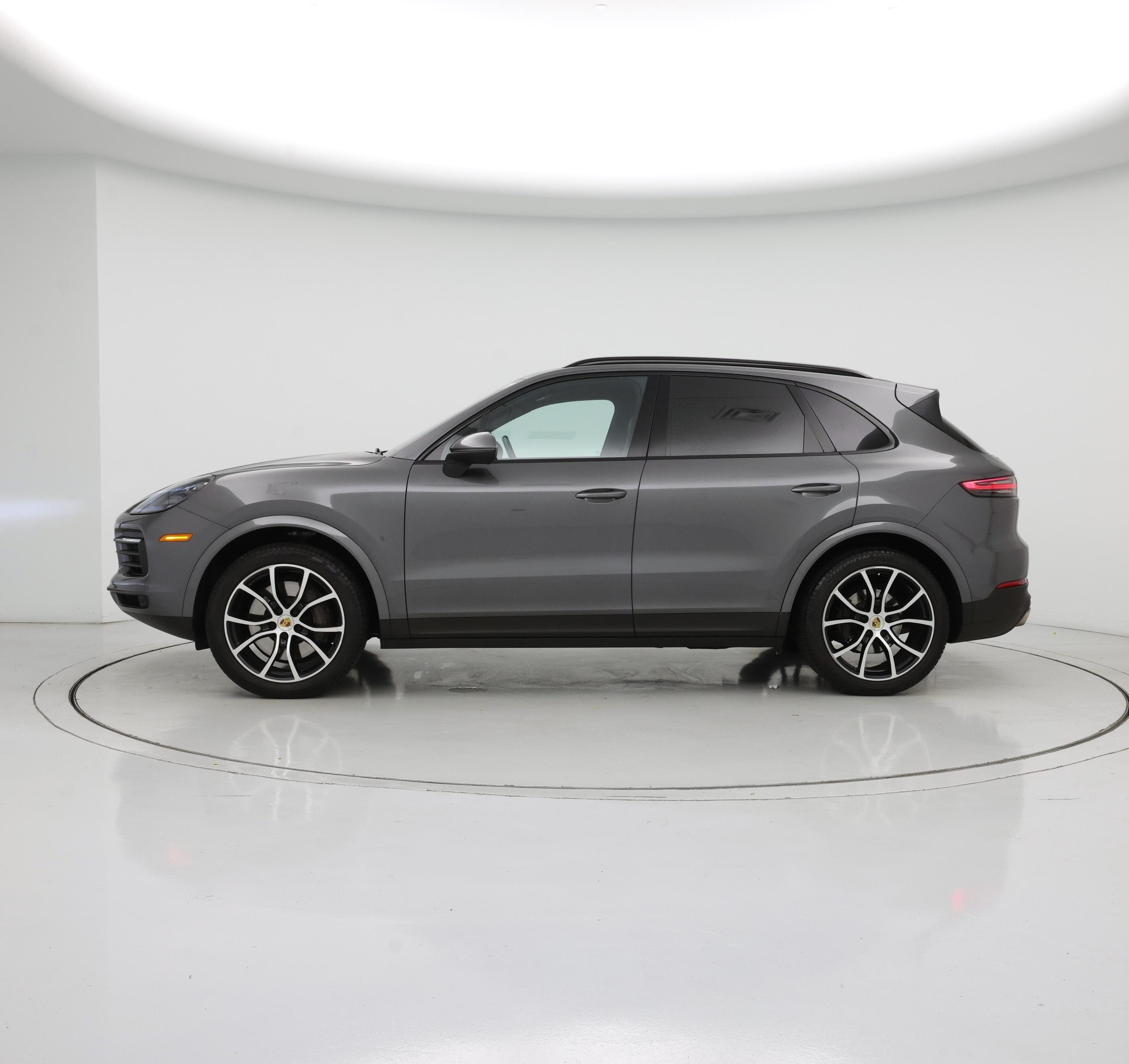Thumbnail: 2021 Porsche Cayenne - 3