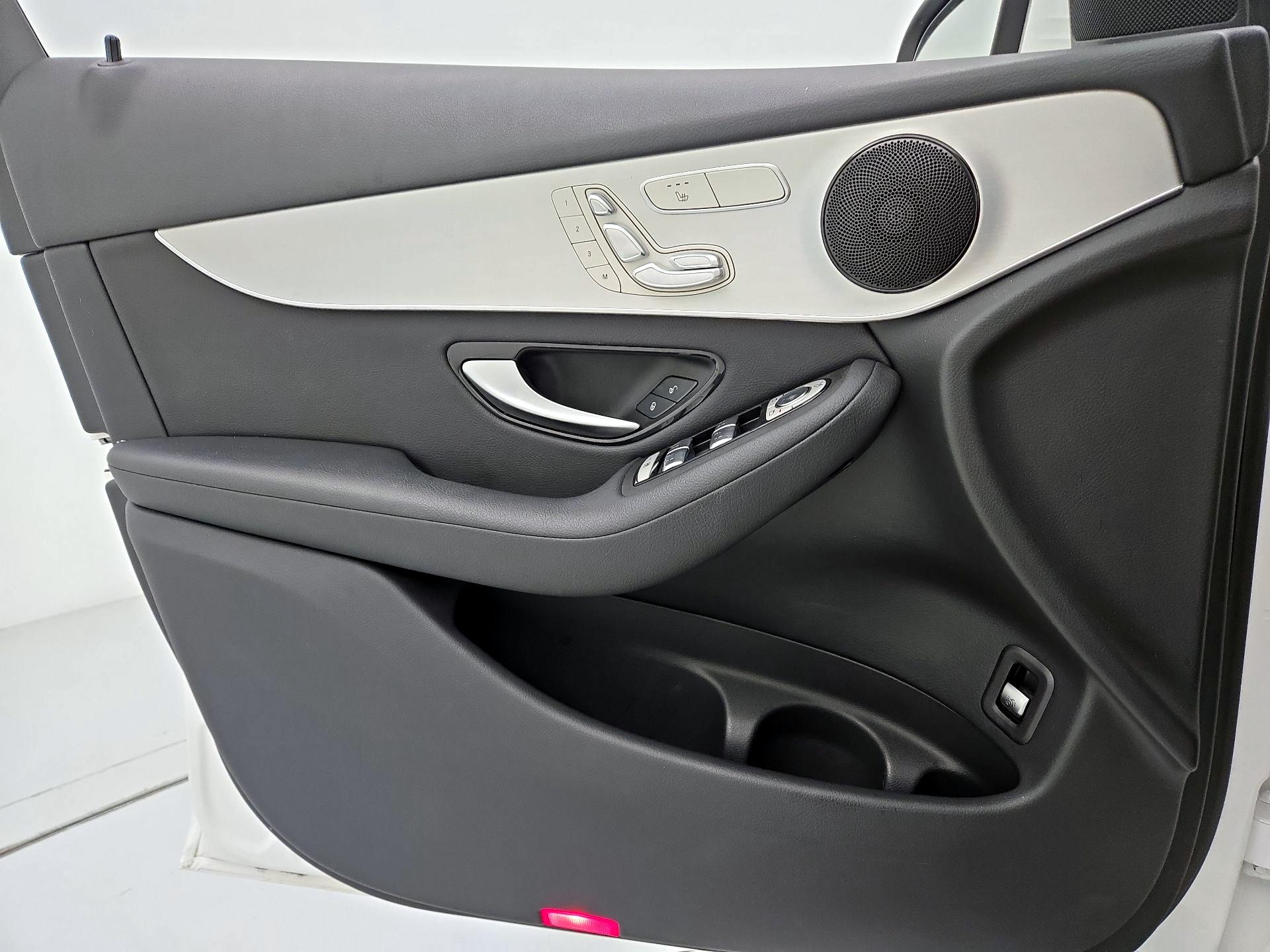 Thumbnail: 2022 Mercedes-Benz GLC - 12