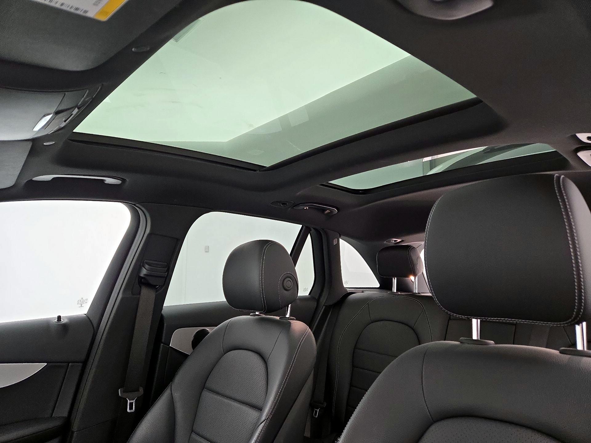 Thumbnail: 2022 Mercedes-Benz GLC - 19