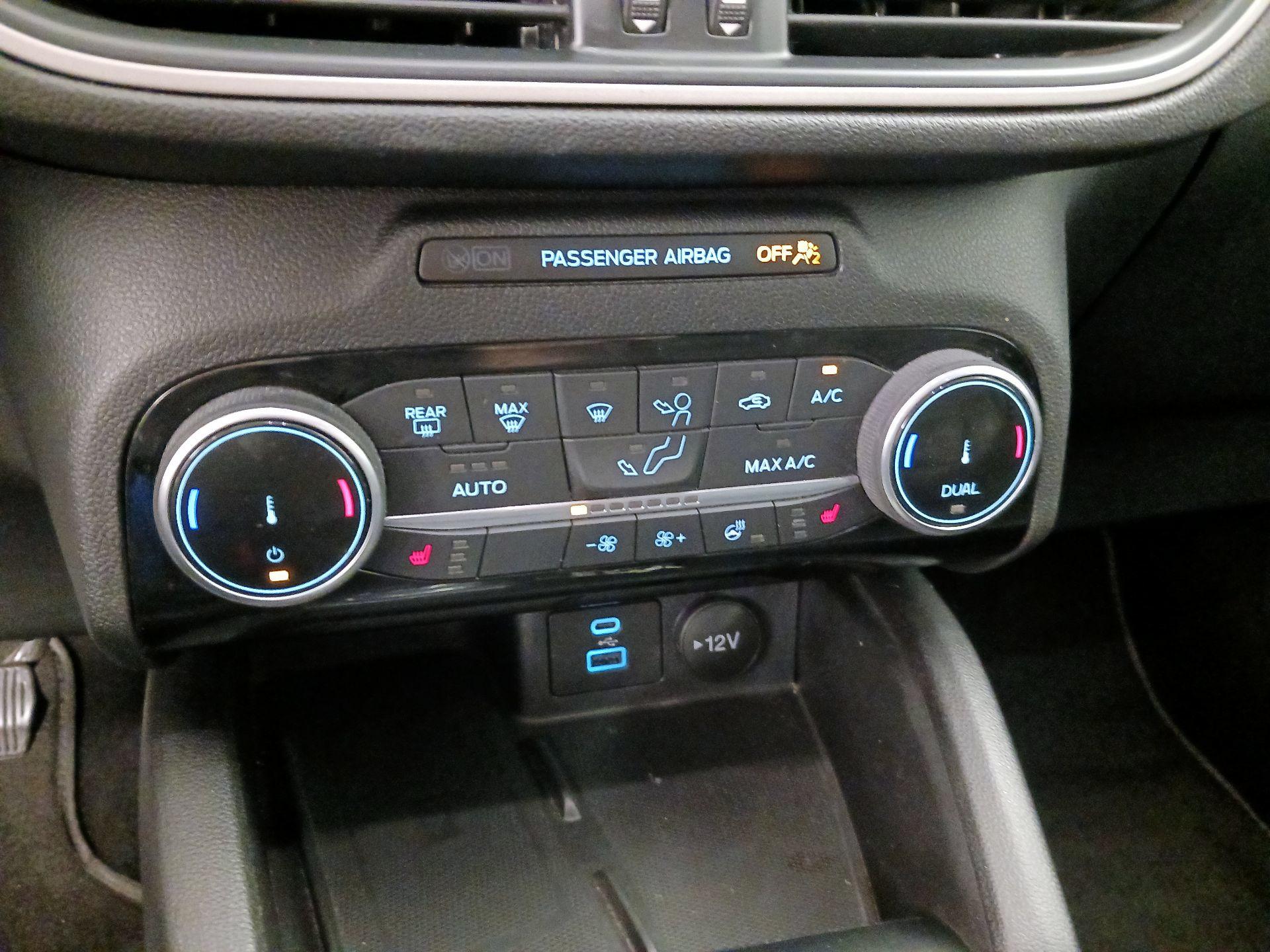 Thumbnail: 2022 Ford Escape - 16