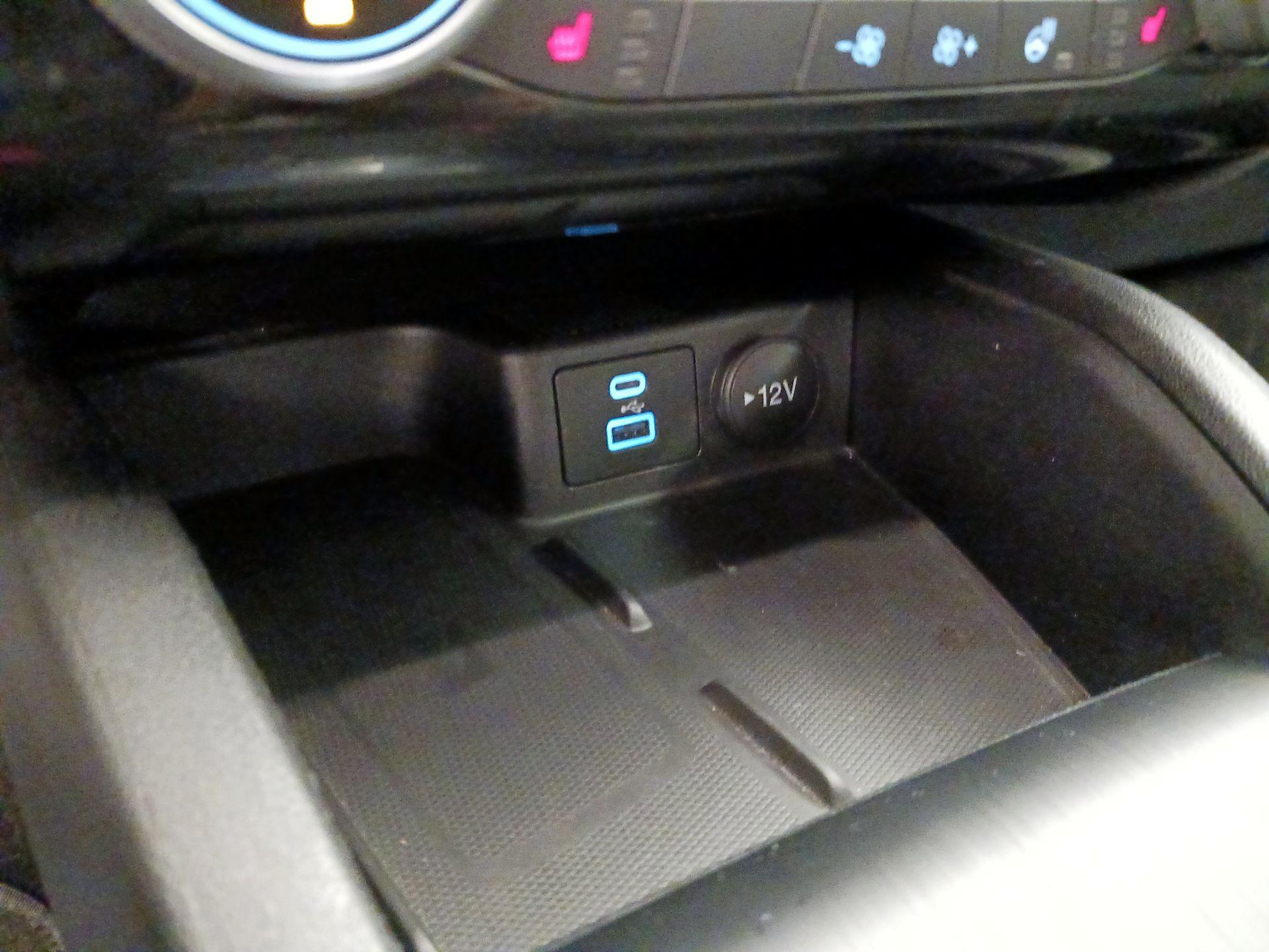 Thumbnail: 2022 Ford Escape - 18