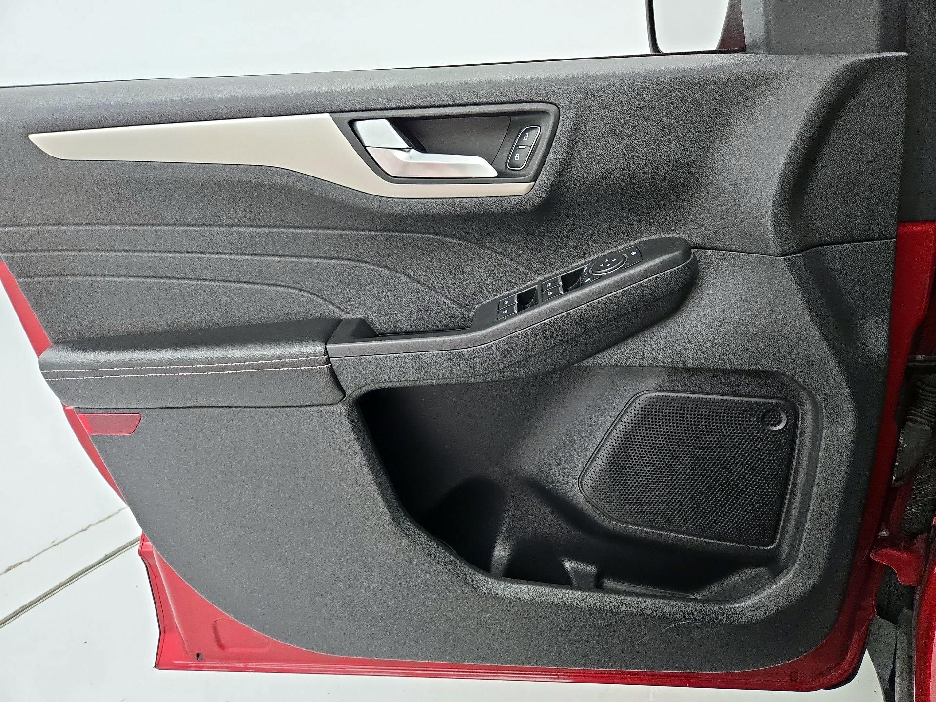 Thumbnail: 2022 Ford Escape - 12