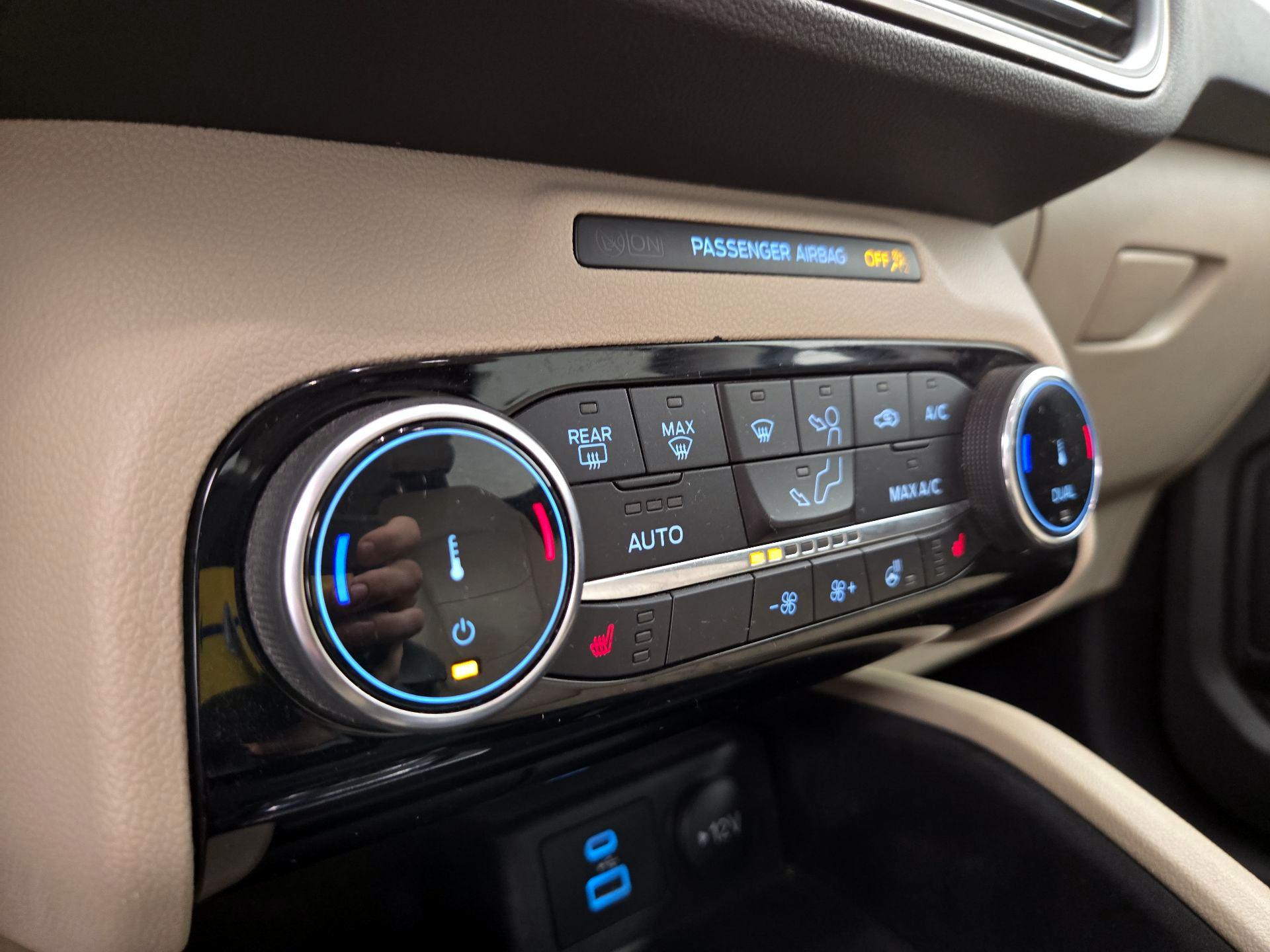 Thumbnail: 2022 Ford Escape - 16