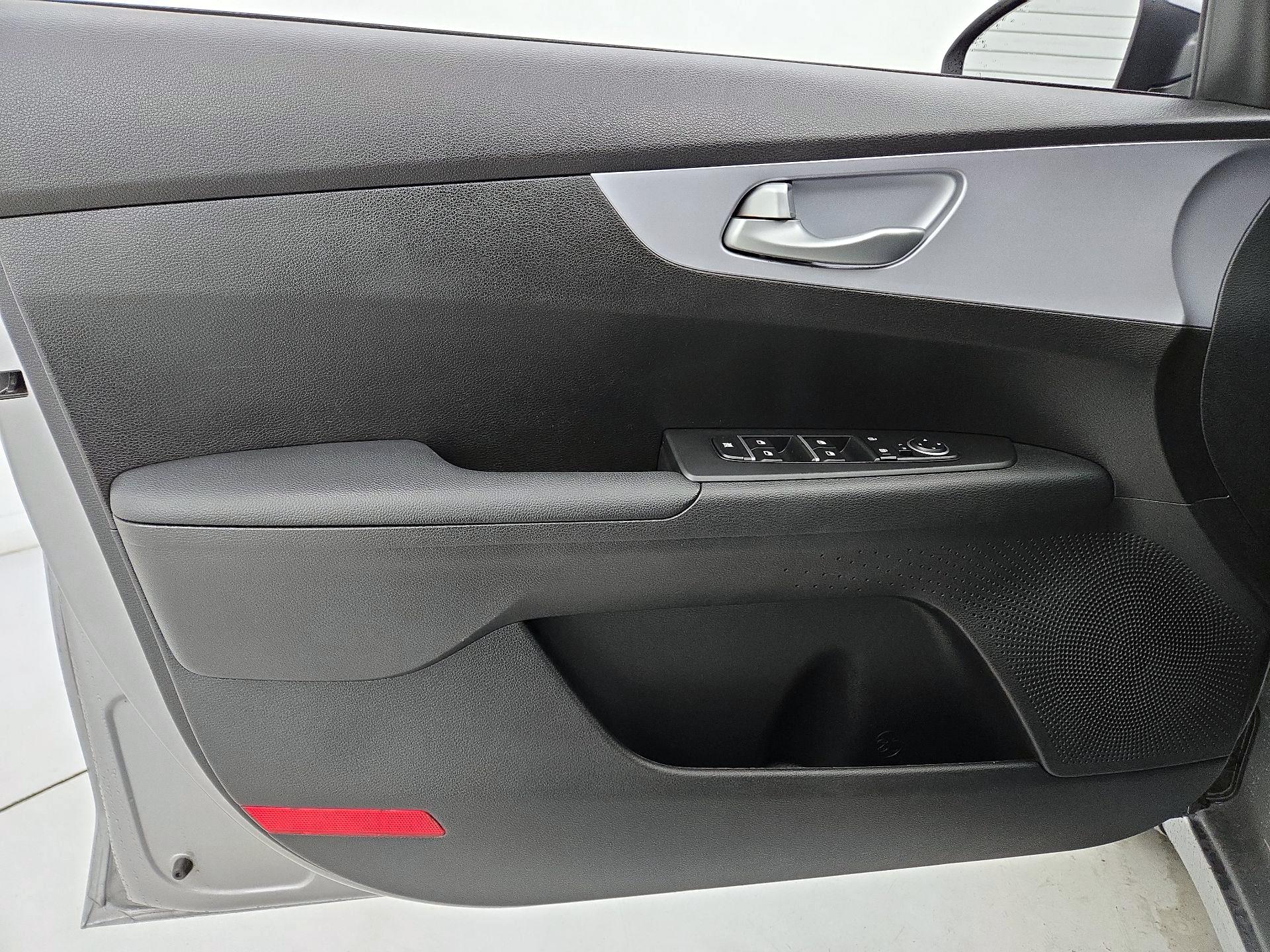 Thumbnail: 2024 Kia Forte - 12