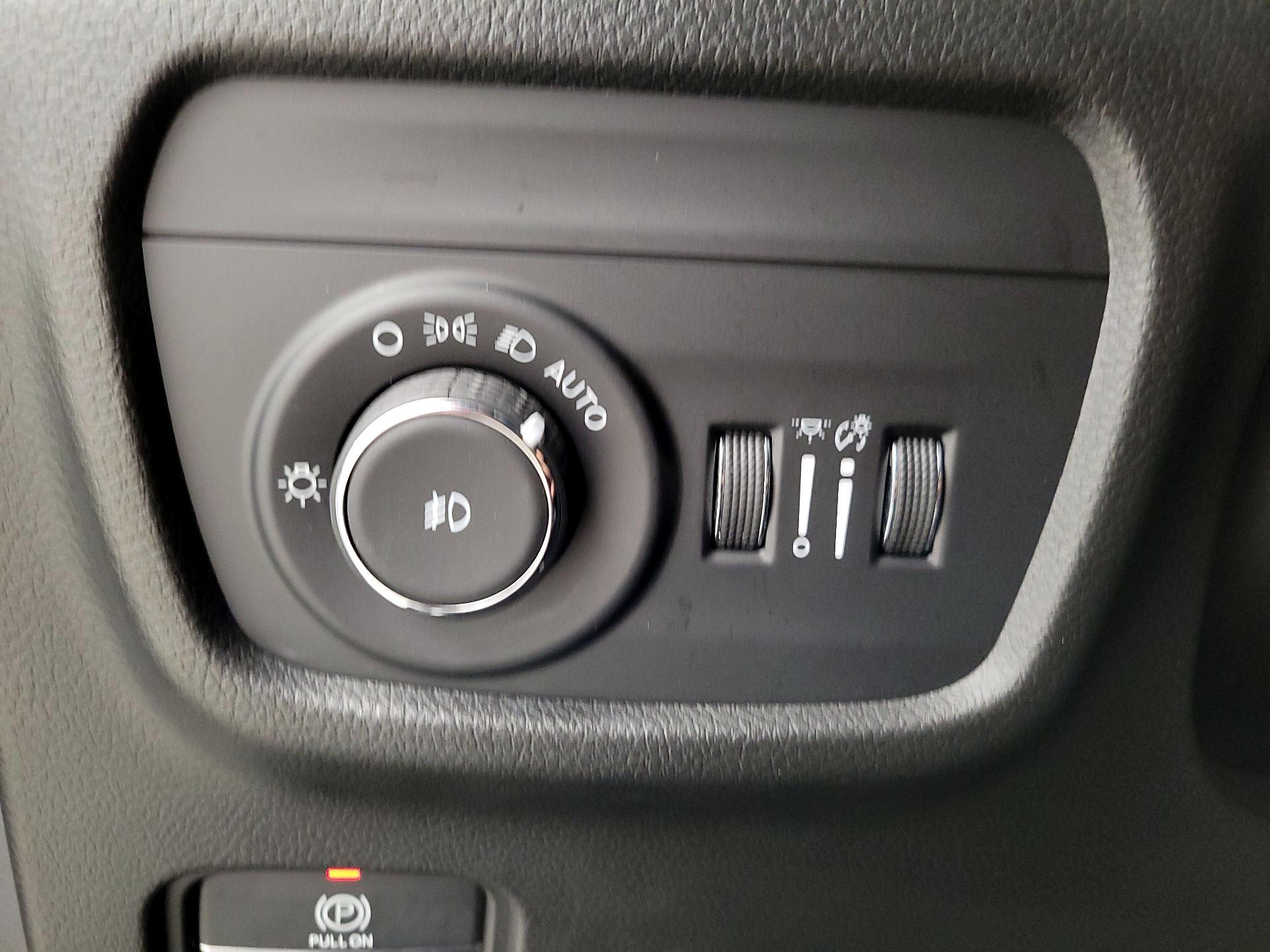 Thumbnail: 2022 Jeep Grand Cherokee - 13