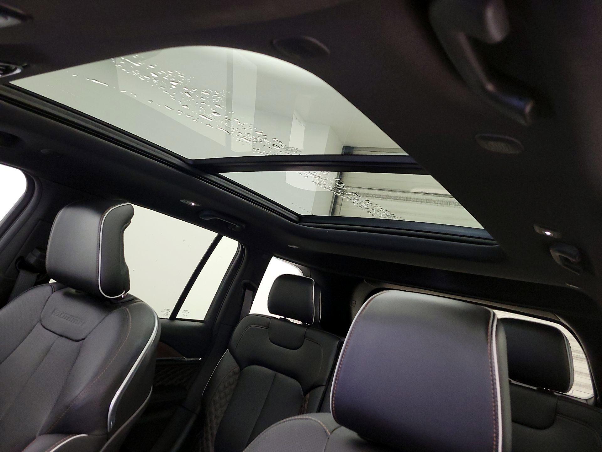 Thumbnail: 2022 Jeep Grand Cherokee - 20