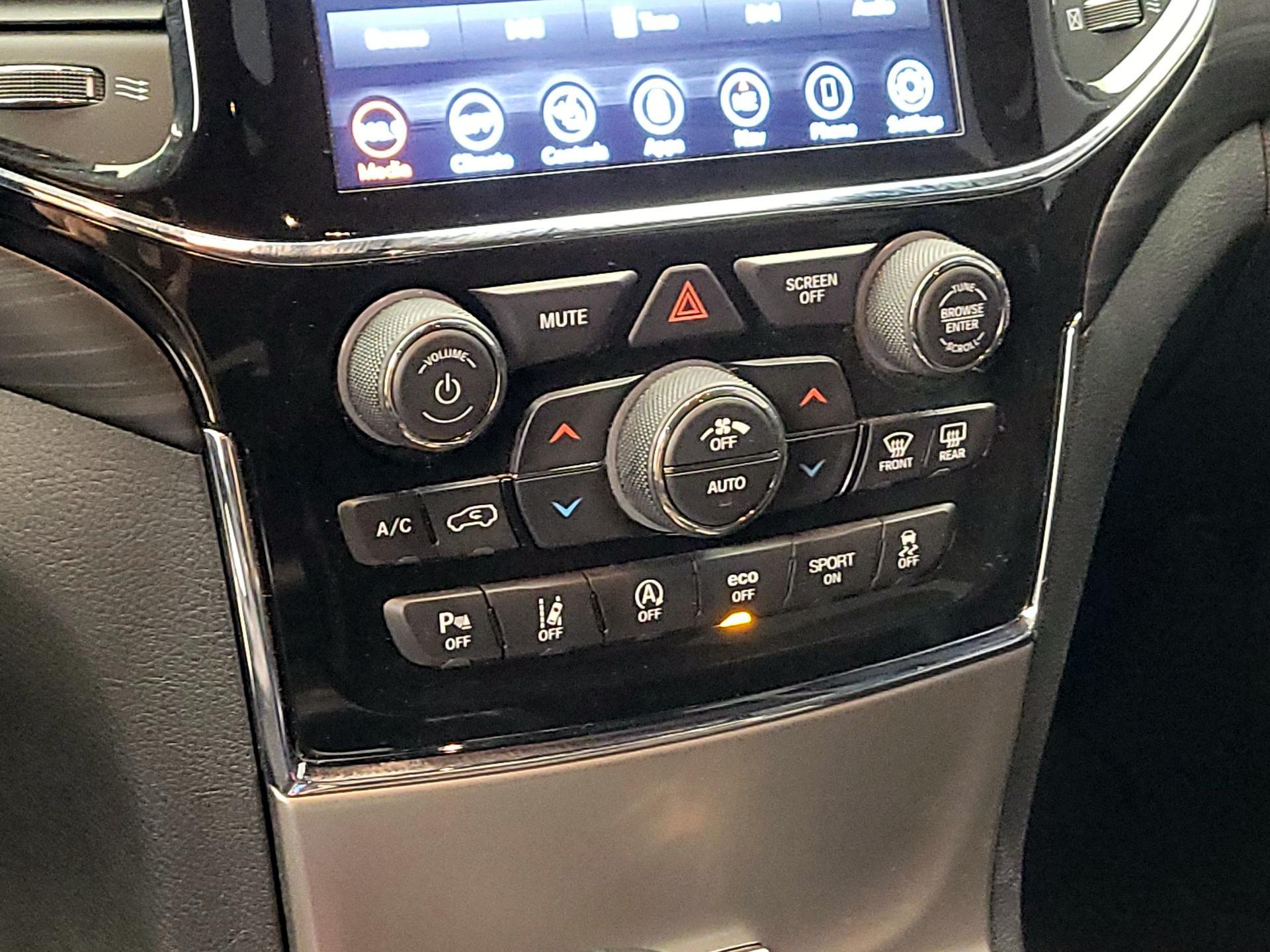 Thumbnail: 2021 Jeep Grand Cherokee - 17