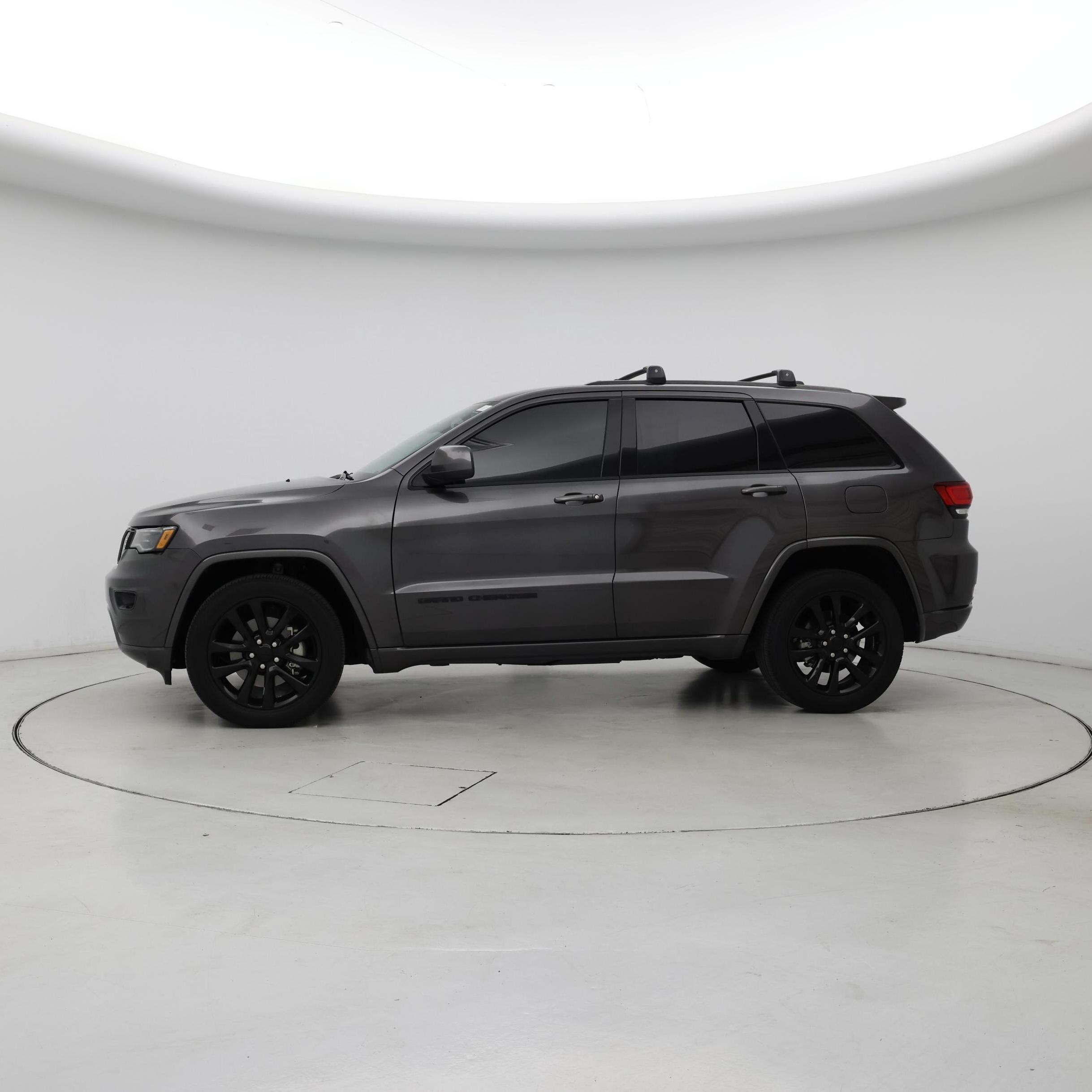 Thumbnail: 2021 Jeep Grand Cherokee - 3