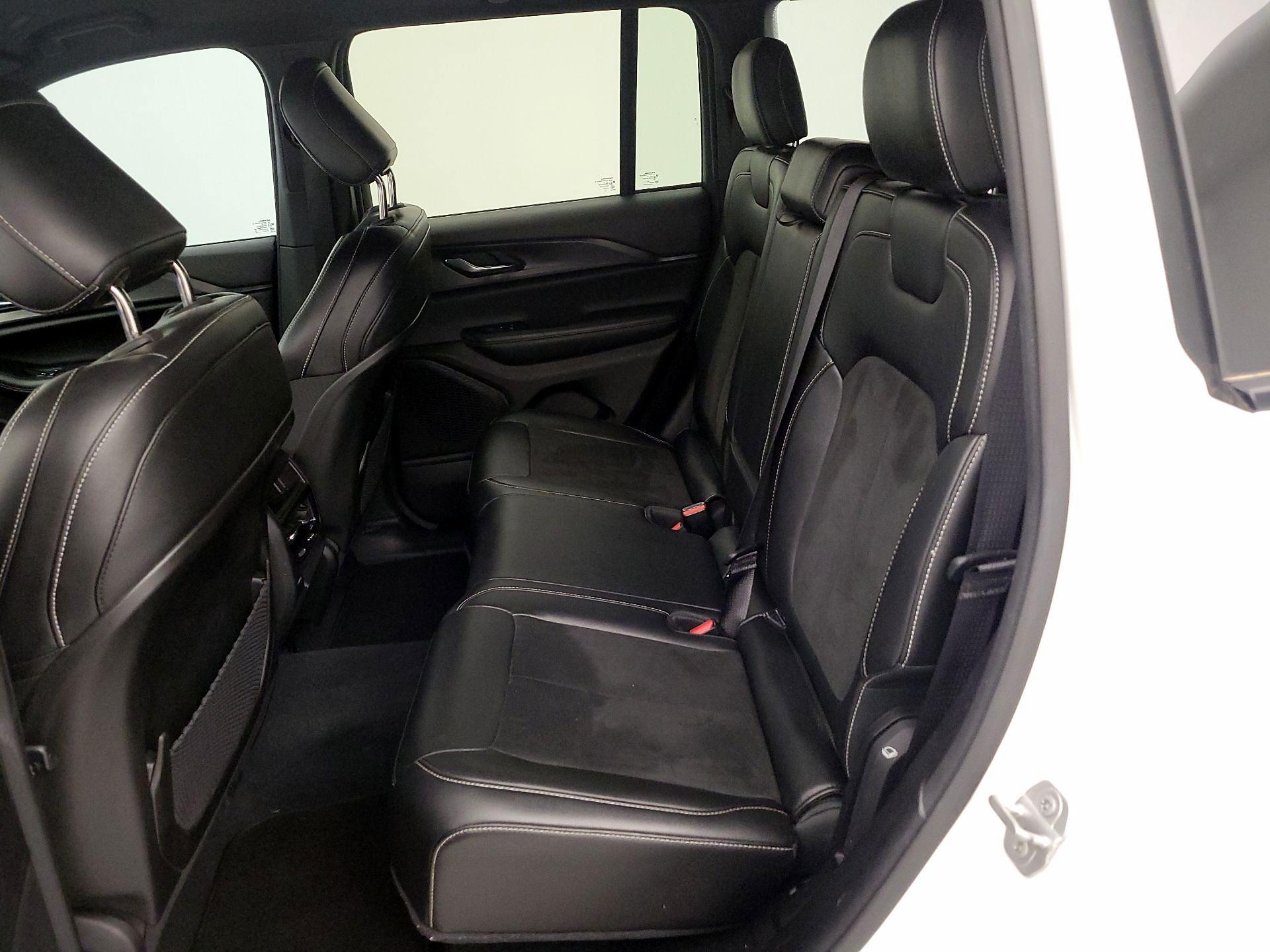 Thumbnail: 2023 Jeep Grand Cherokee - 19