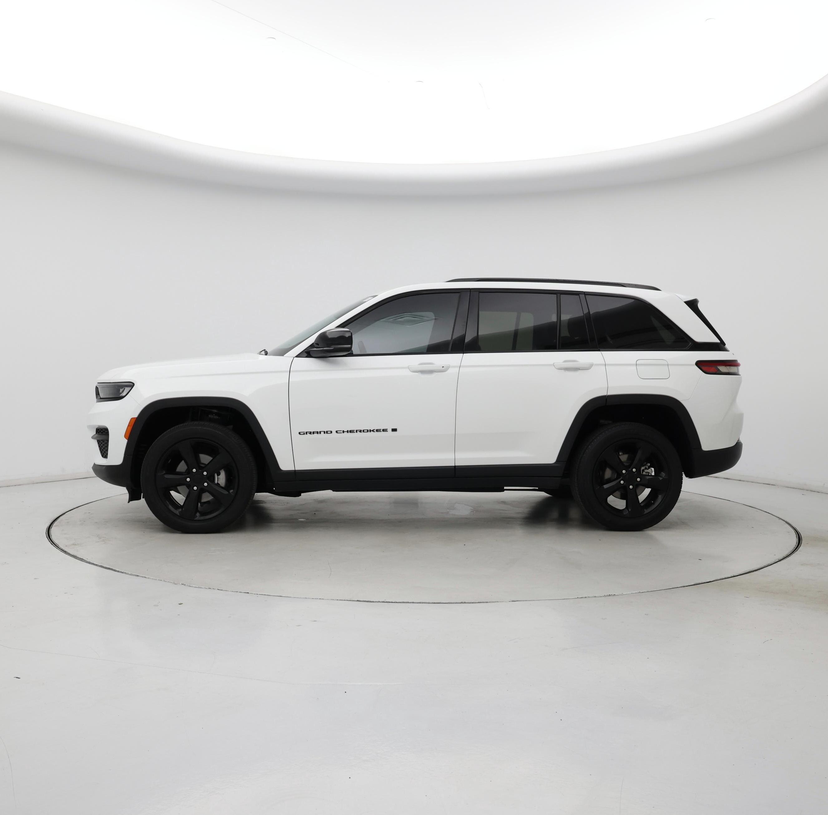 Thumbnail: 2023 Jeep Grand Cherokee - 3