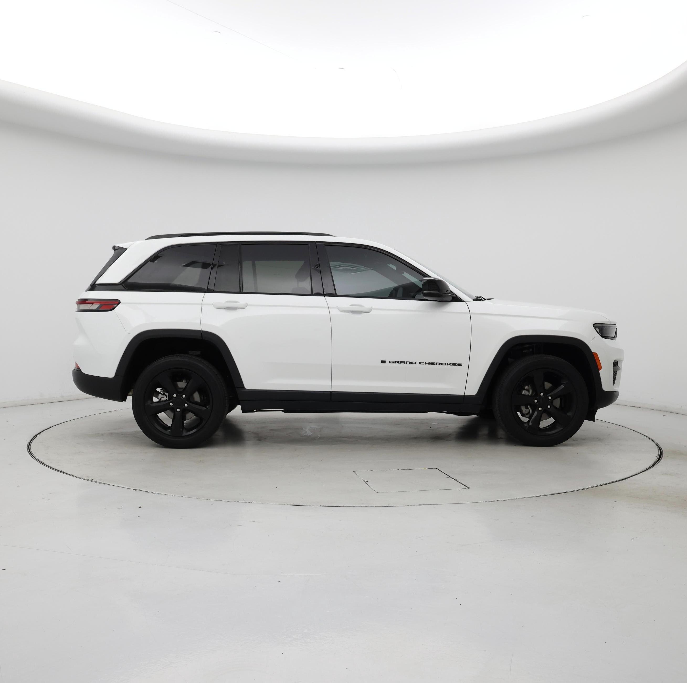 Thumbnail: 2023 Jeep Grand Cherokee - 7