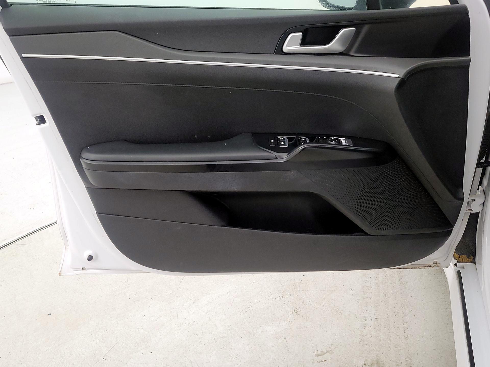 Thumbnail: 2022 Kia K5 - 12