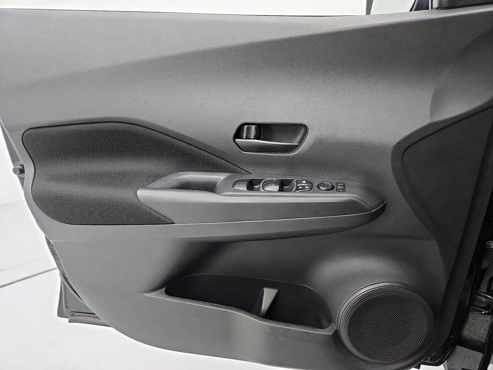 Thumbnail: 2021 Nissan Kicks - 12