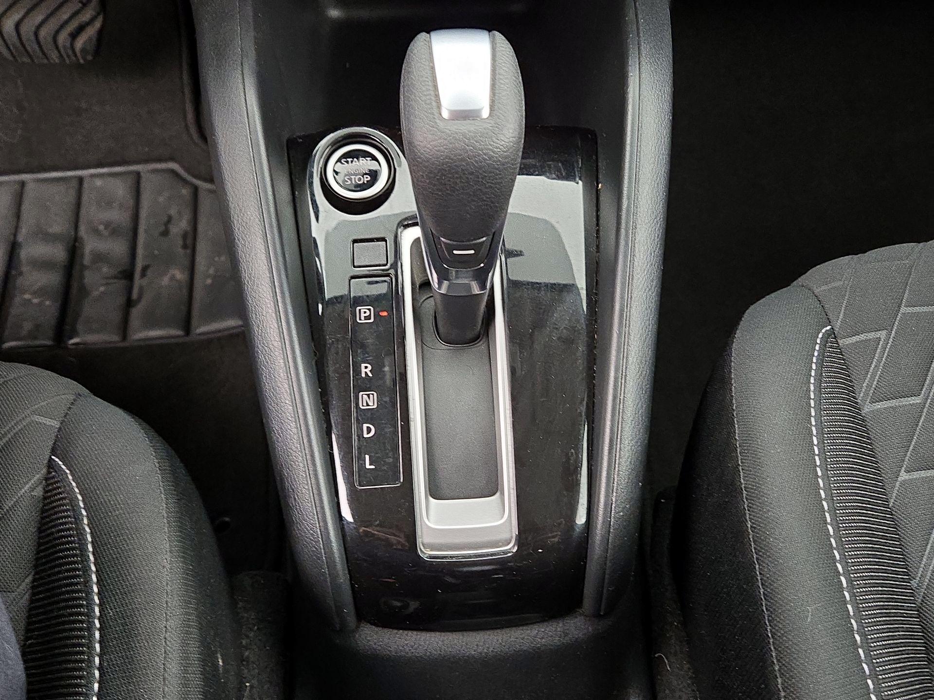 Thumbnail: 2021 Nissan Kicks - 17