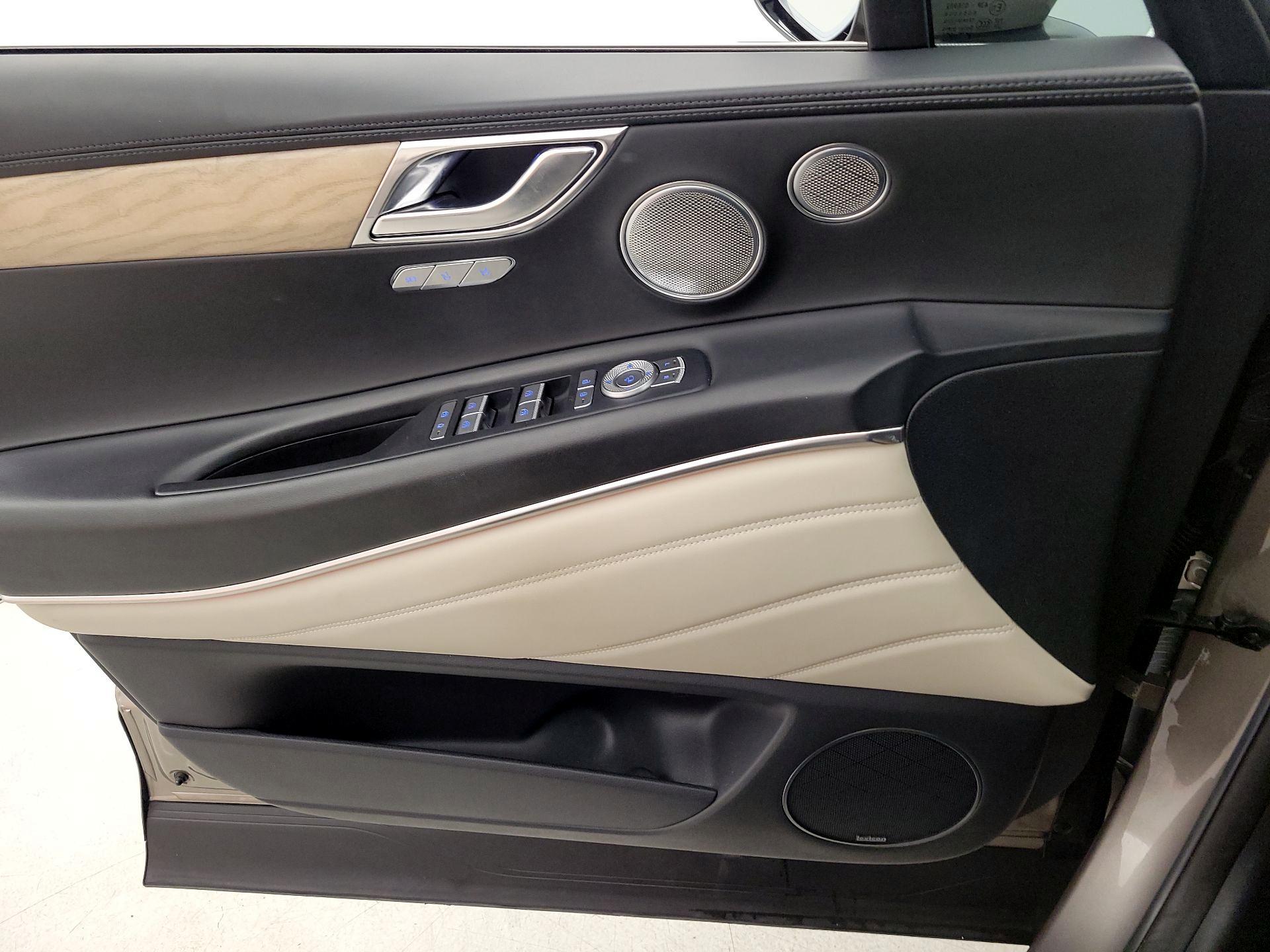 Thumbnail: 2021 Genesis GV80 - 12