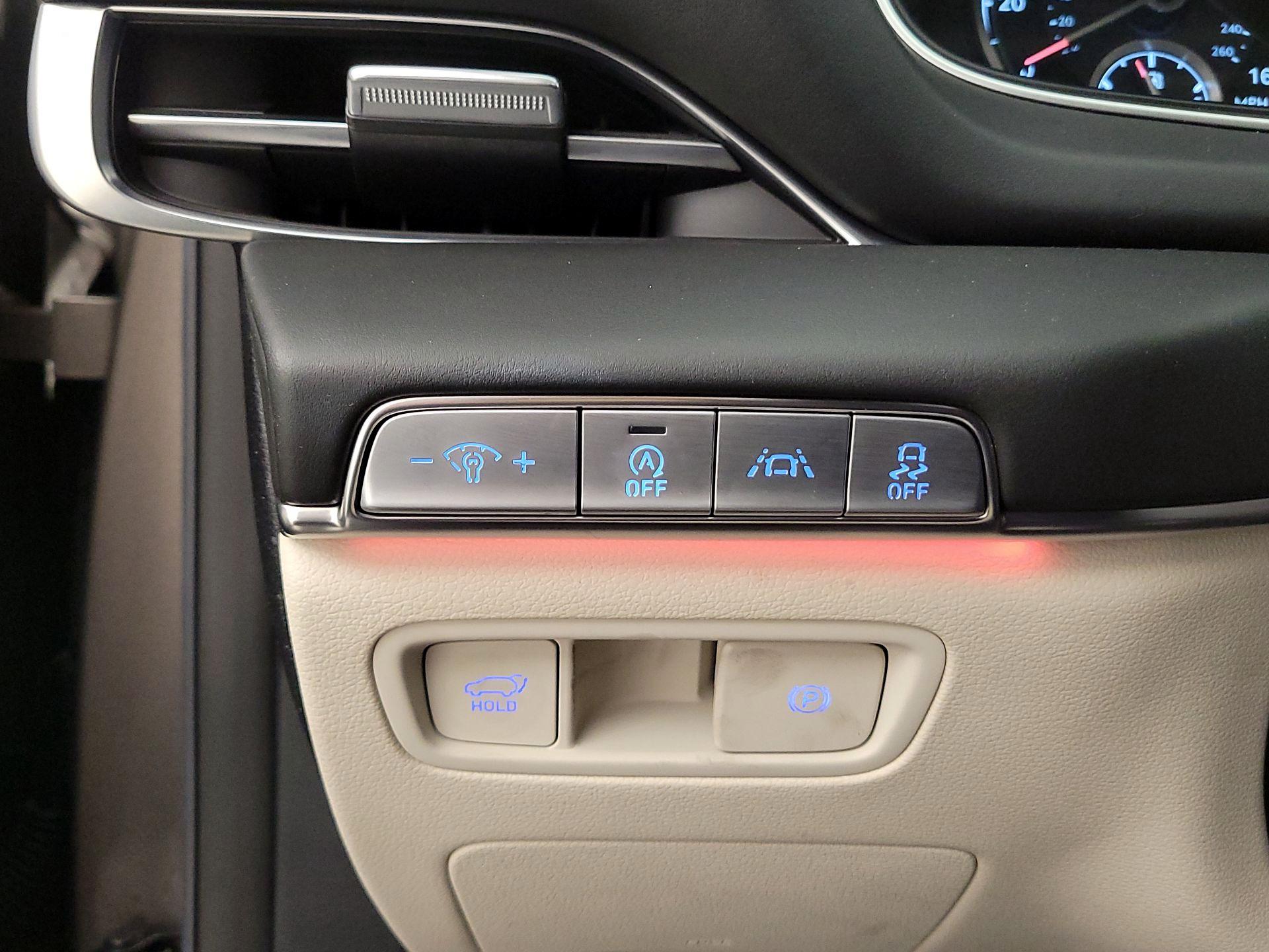 Thumbnail: 2021 Genesis GV80 - 13