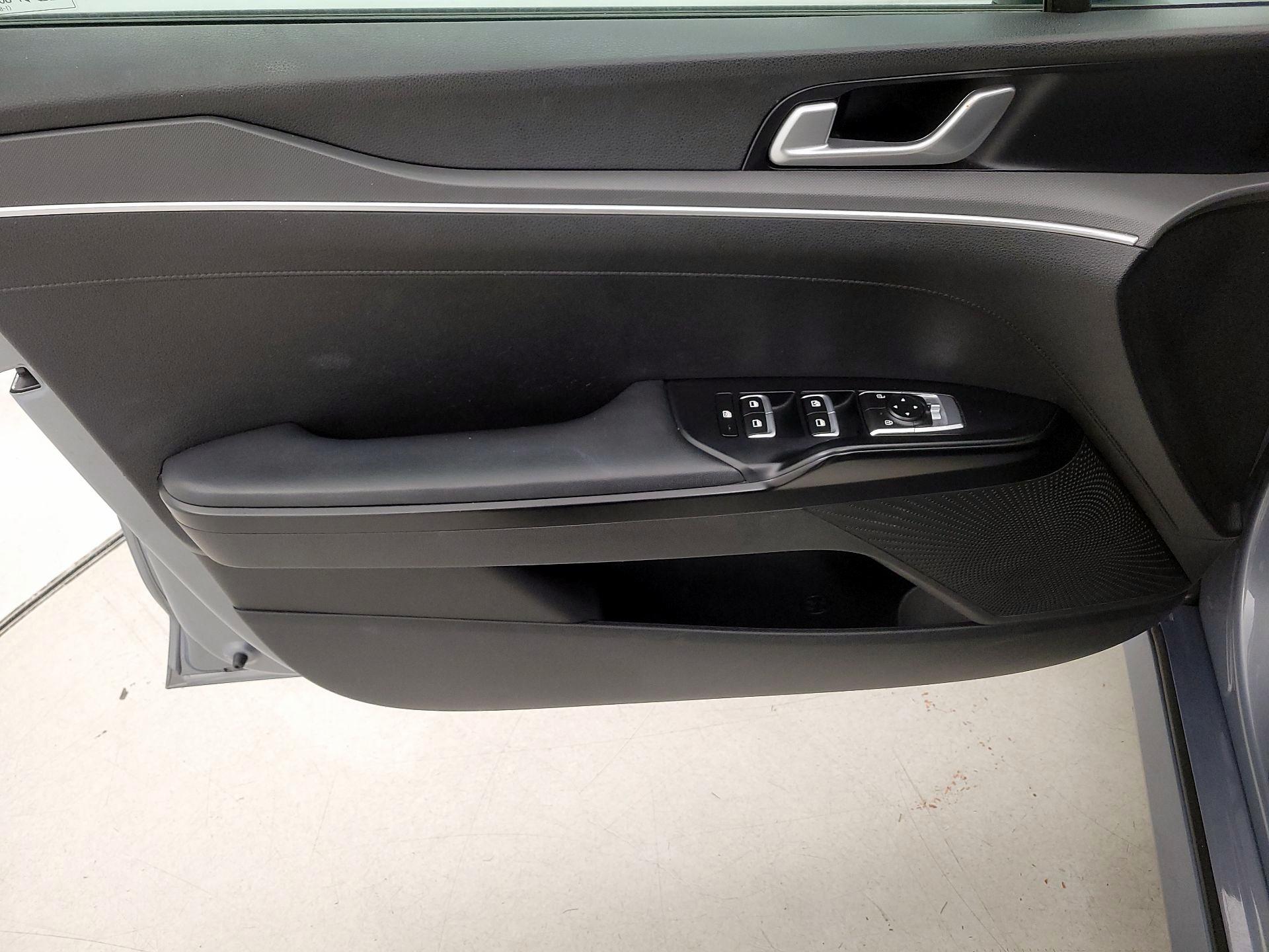 Thumbnail: 2022 Kia K5 - 12