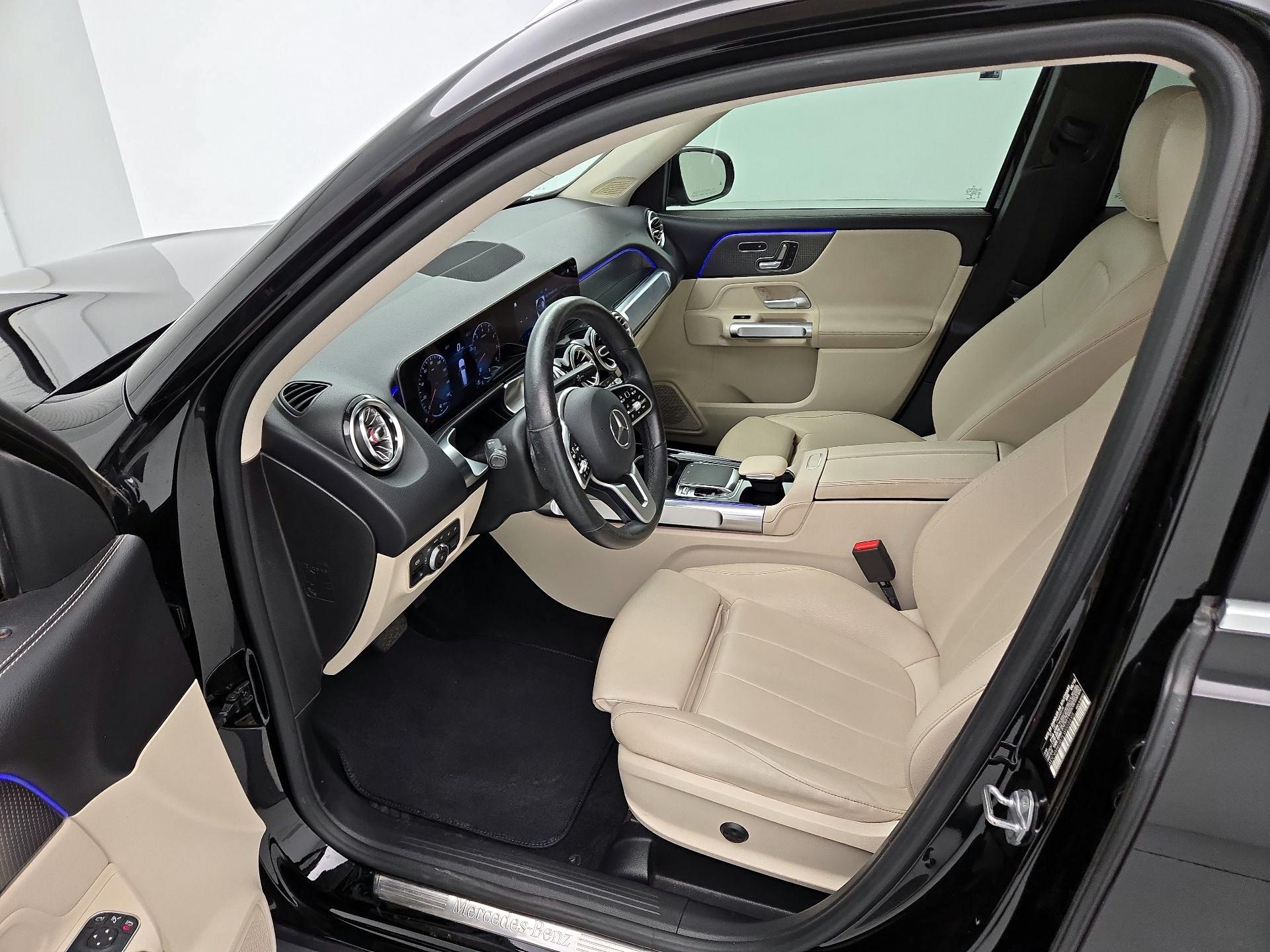 Thumbnail: 2020 Mercedes-Benz GLB - 11