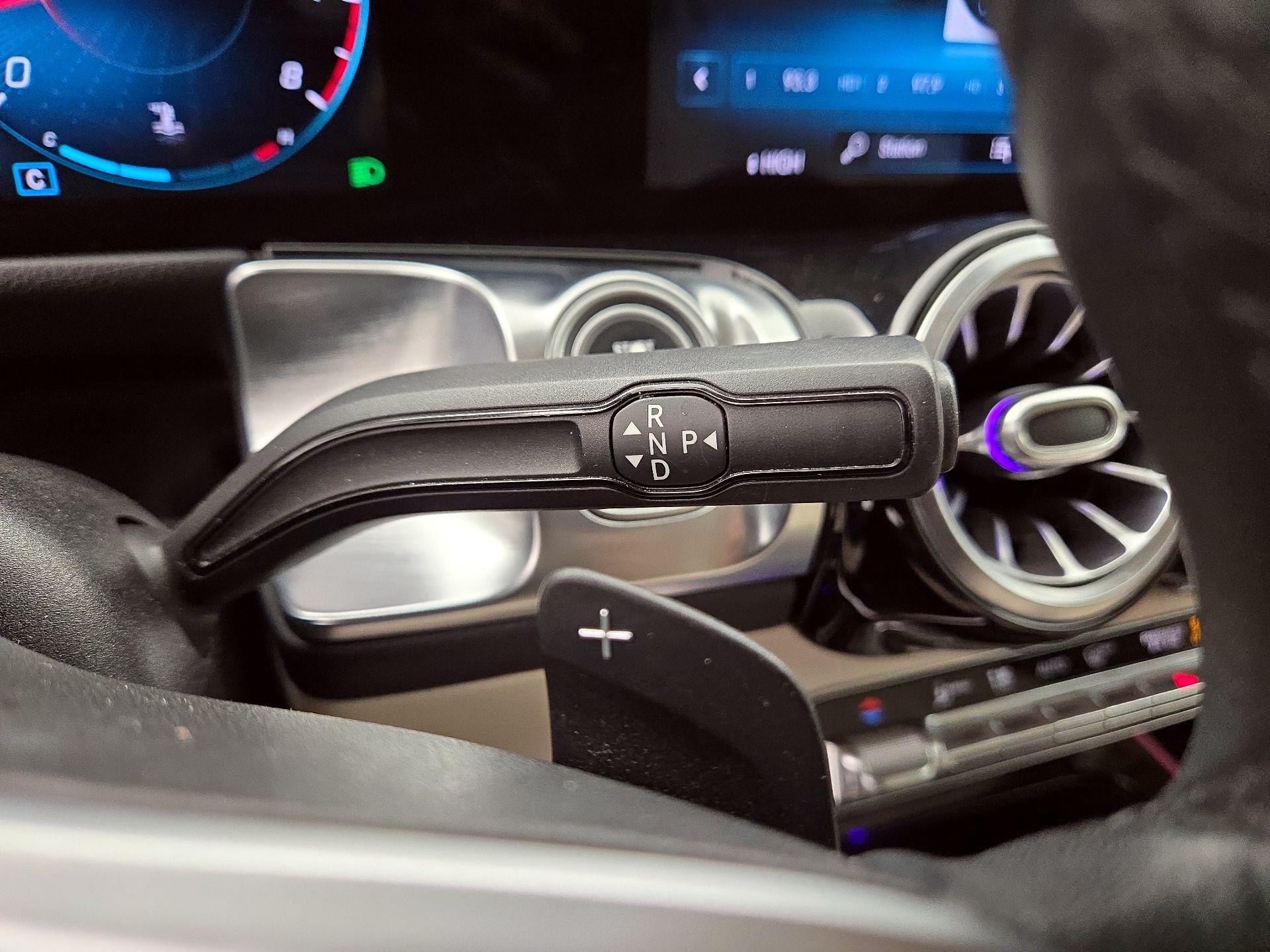 Thumbnail: 2020 Mercedes-Benz GLB - 17